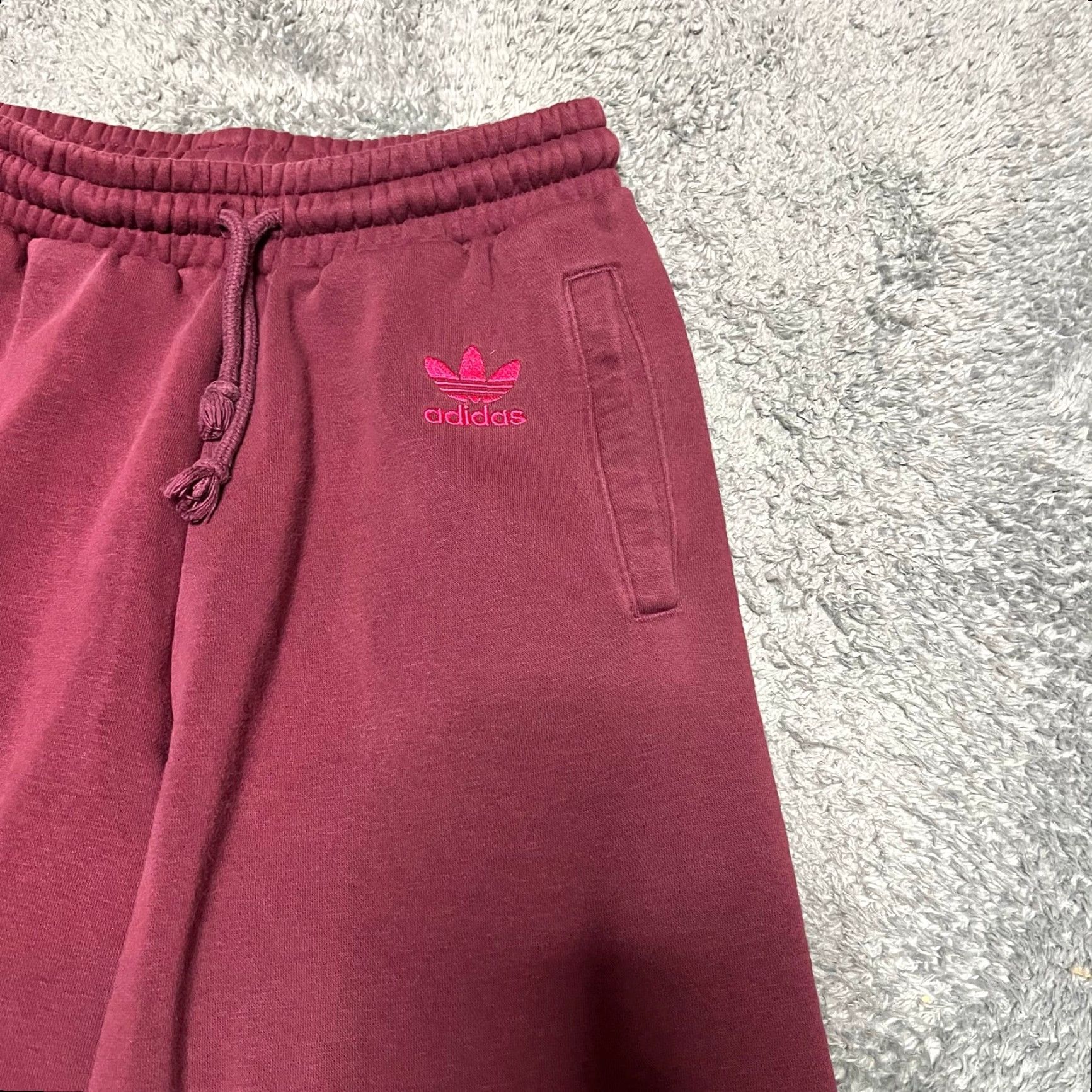 Adidas Adidas Pants Womens Small Logo Play Cuff Jogger Victory Crimson H20450 Size 28" / US 6 / IT 42 - 2 Thumbnail