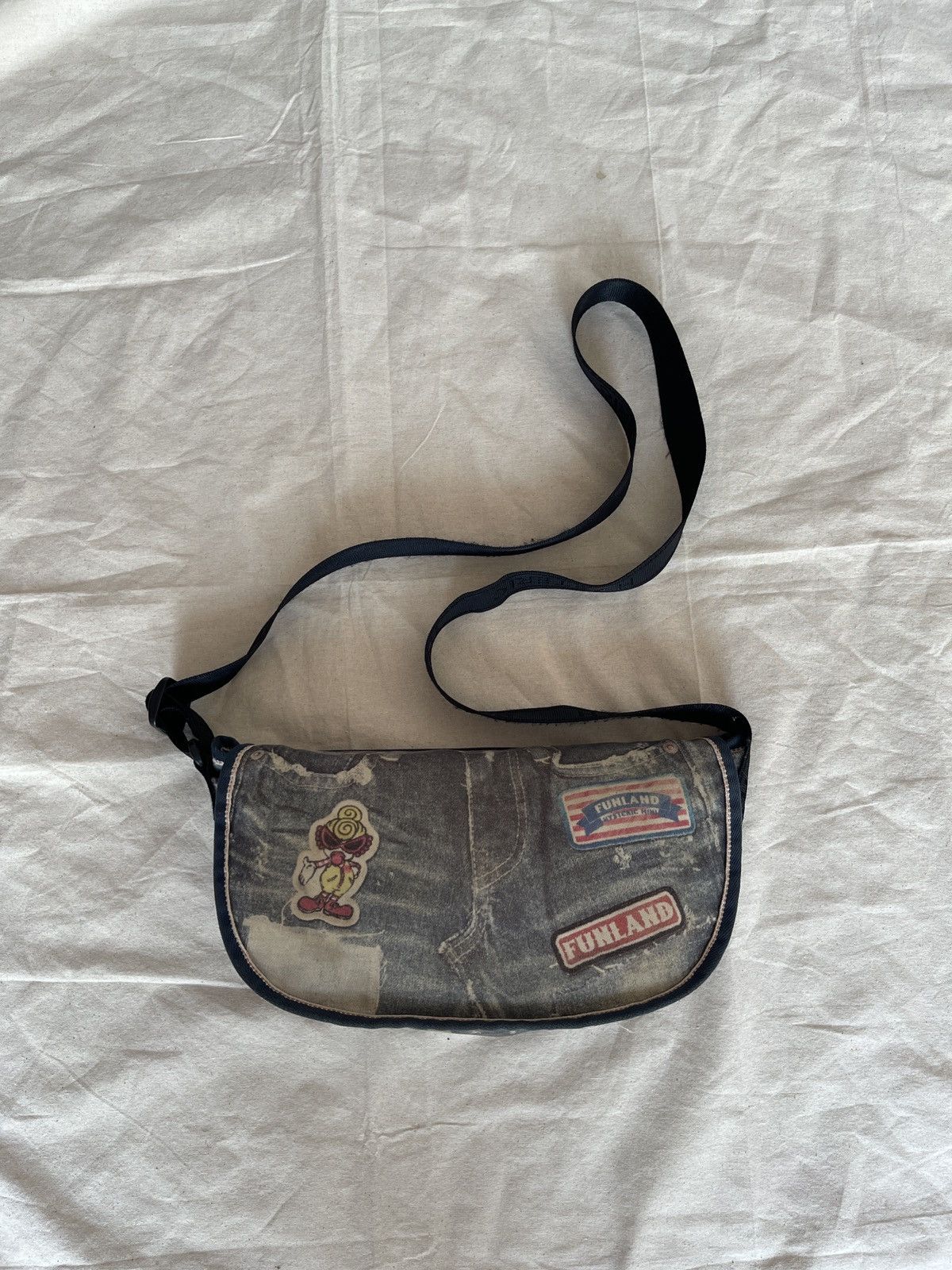 Hysteric Glamour Hysteric Mini Original Distressed Design Sling Bag Size ONE SIZE - 2 Thumbnail
