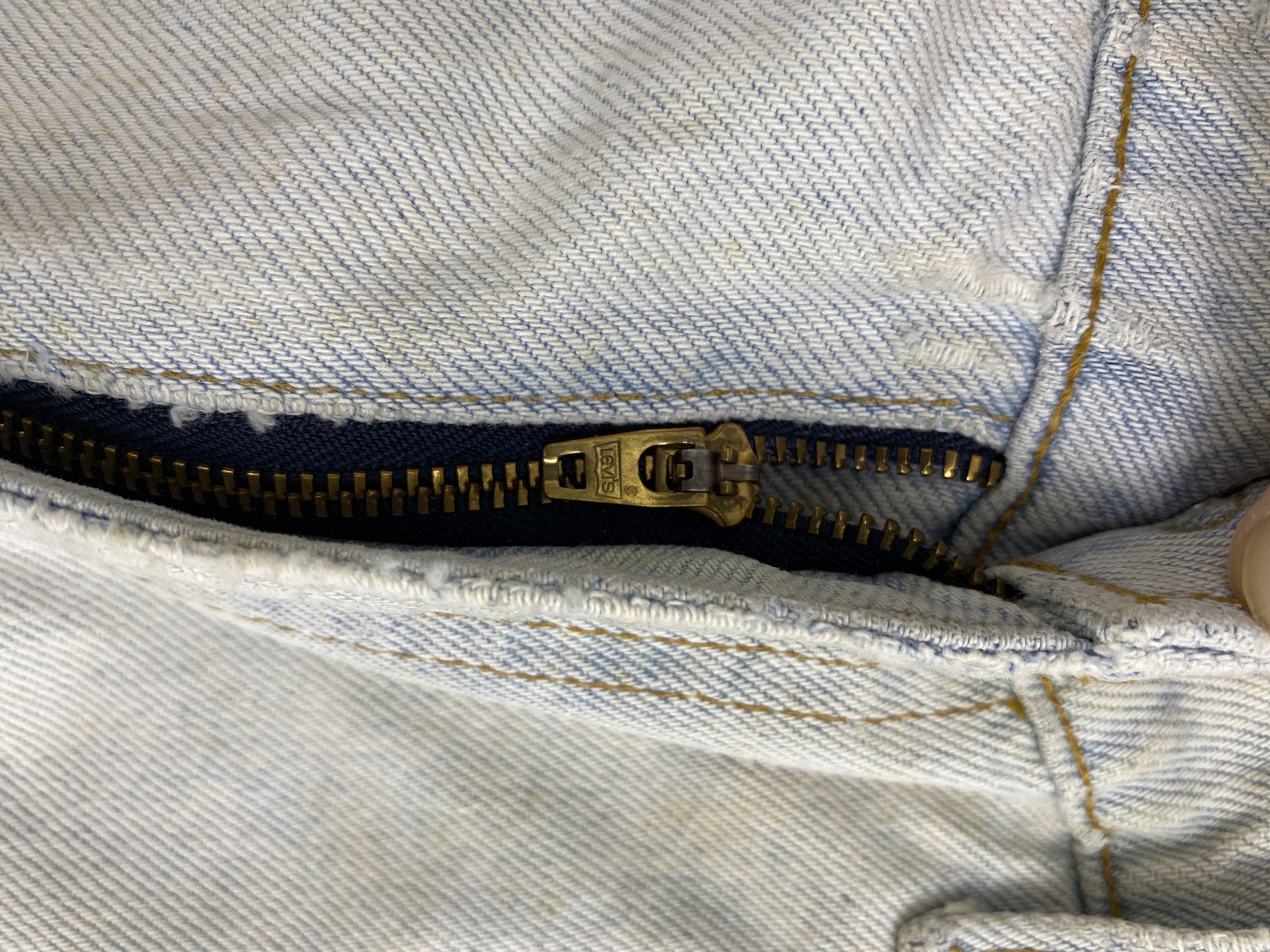 Levi's × Vintage Light Washed Vintage 90s Levis 560 Orange Tabs Jeans Size US 29 - 13 Thumbnail