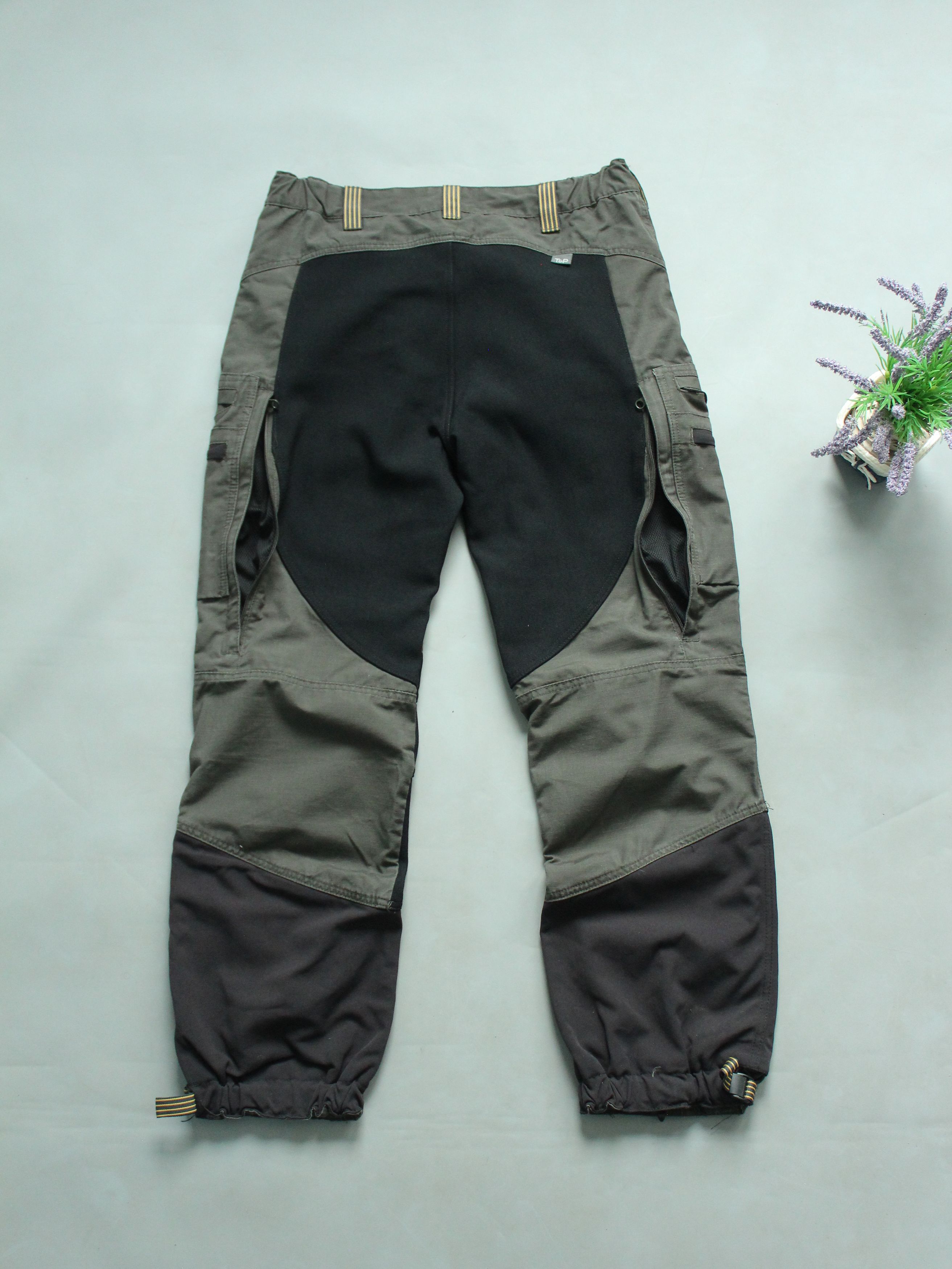 Vintage Mens Outdoor trekking pants ventilated cargo 48 M vintage Size US 32 / EU 48 - 2 Thumbnail