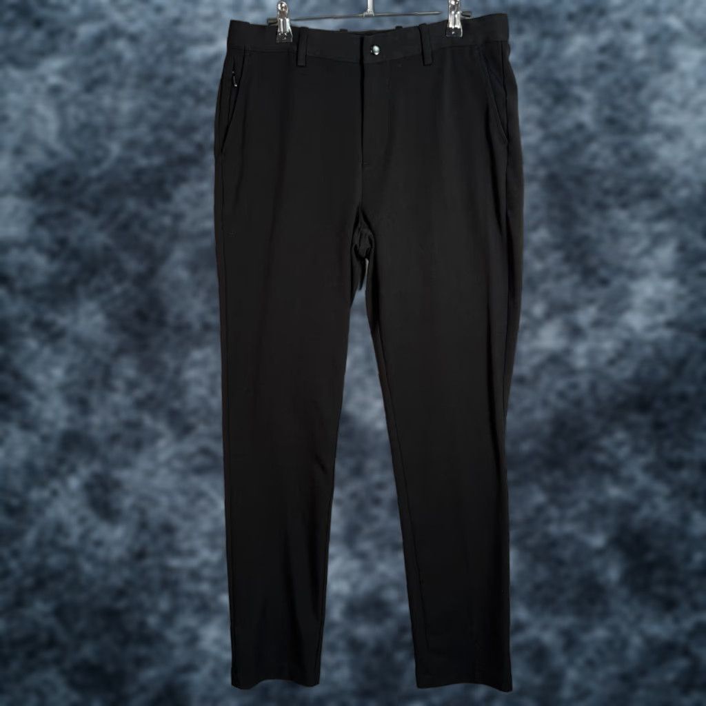 Quince Quince Dress Pants Slim Fit Men 30 Black Elastic Waist Polyester Blend Tapered Flat Front Zip Pockets Size US 30 / EU 46 - 1 Thumbnail