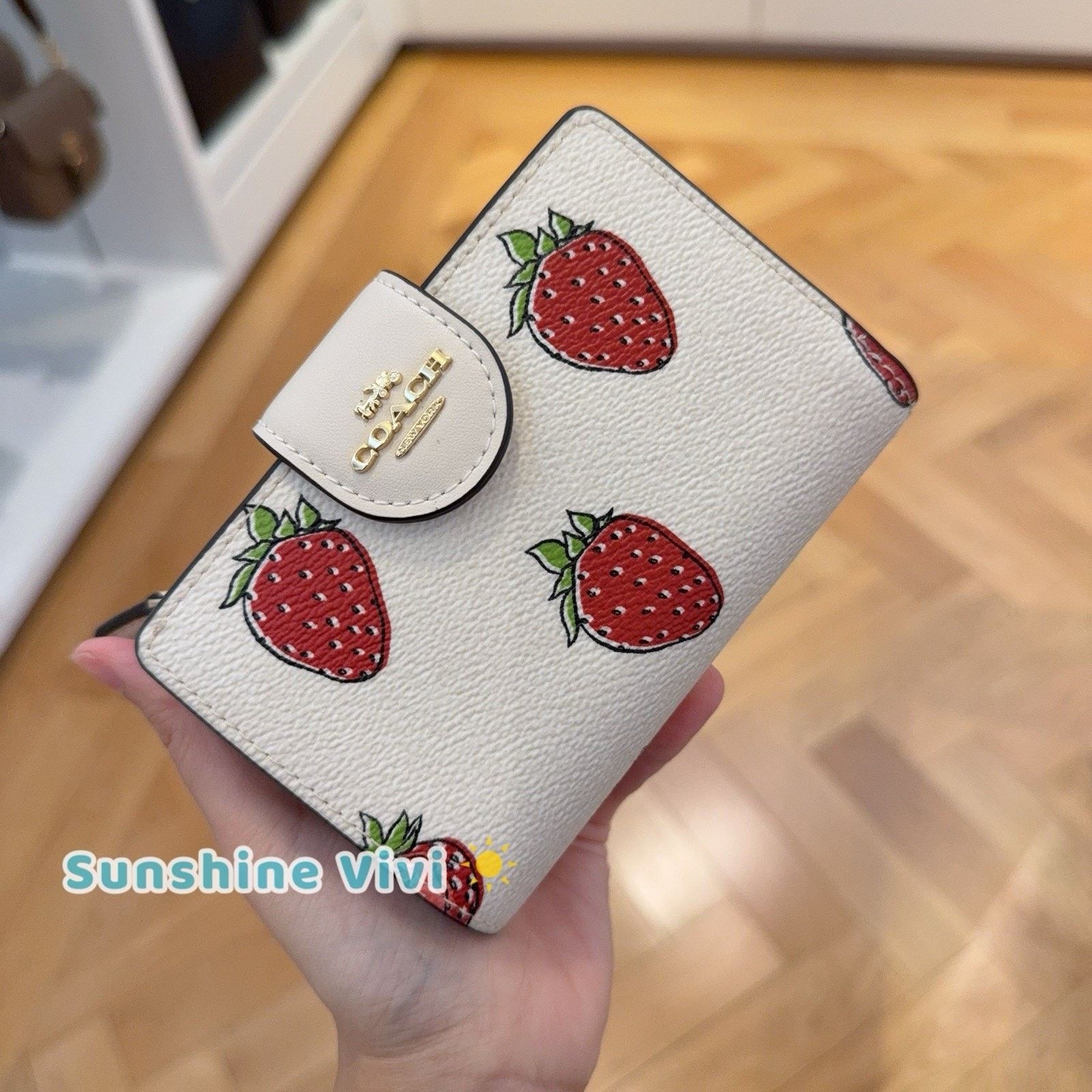 NWT Coach CAP01 Medium Corner Zip Wallet Strawberry Chalk