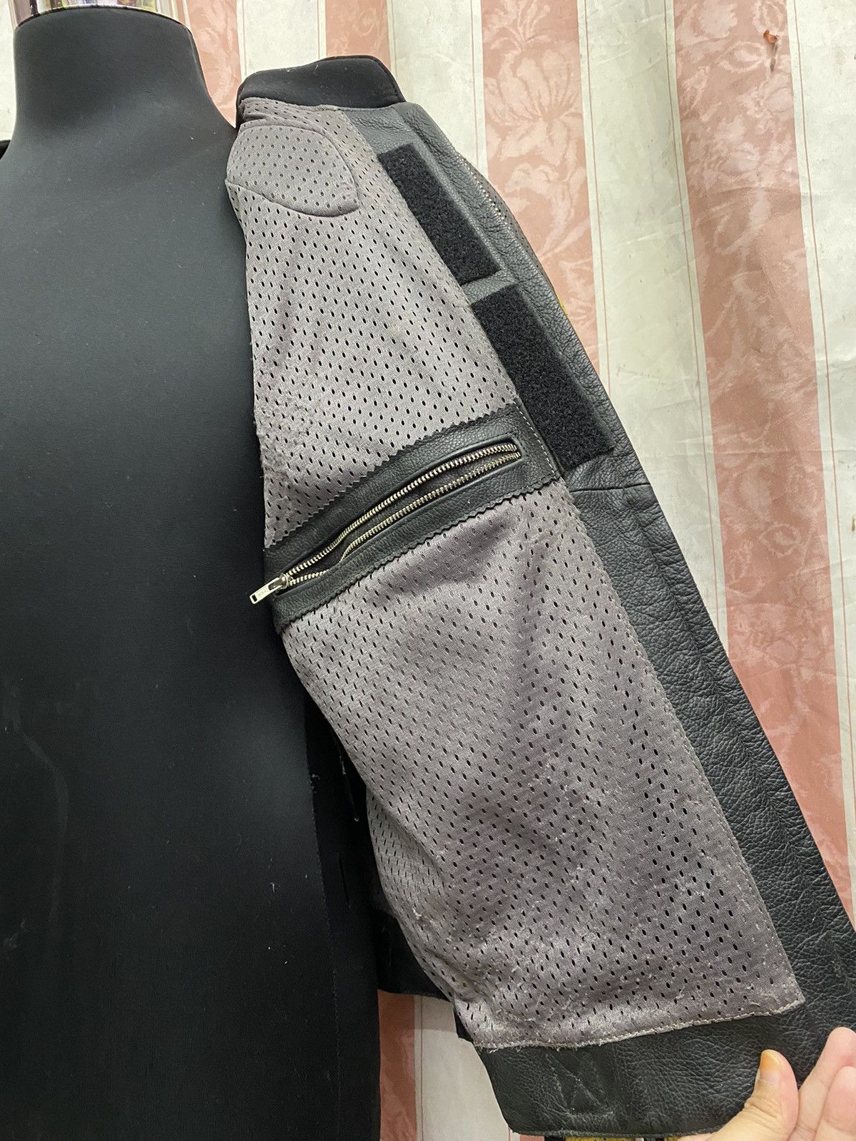 Japanese Brand Seool’s gp motorsport Size US M / EU 48-50 / 2 - 9 Thumbnail