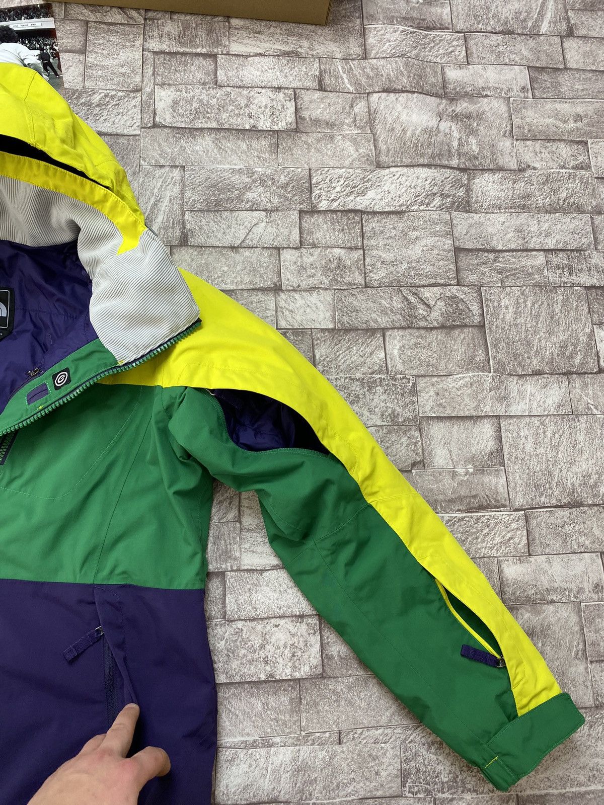 The North Face Women’s North Face Cryptic ski jacket Size M Size M / US 6-8 / IT 42-44 - 6 Thumbnail