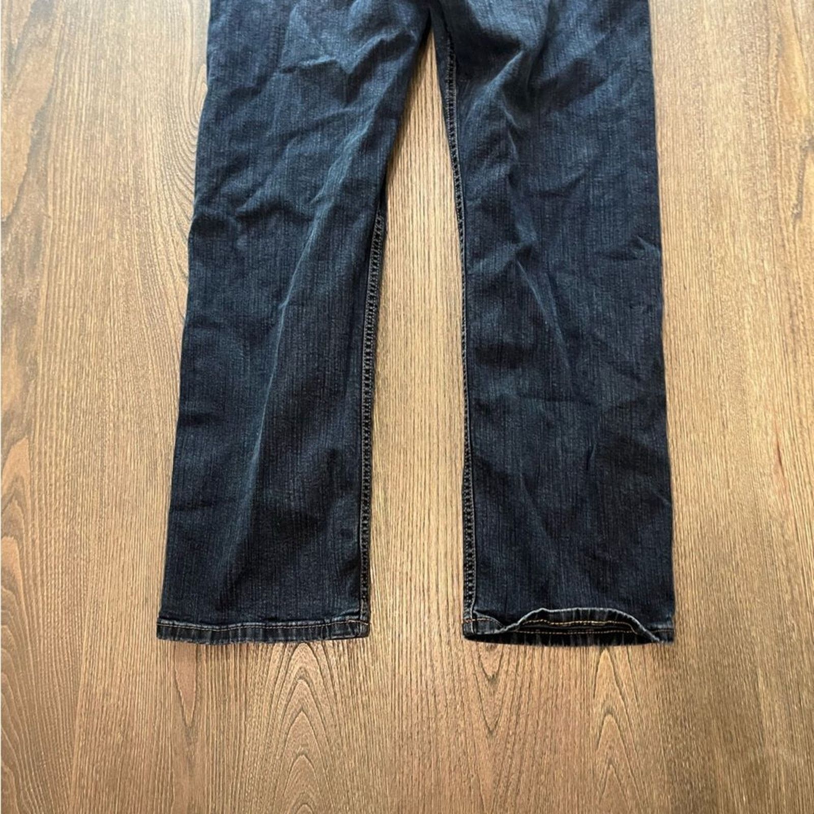 Wrangler Wrangler Slim Straight Dark Wash Jeans Size 33/30 Size US 33 - 8 Thumbnail
