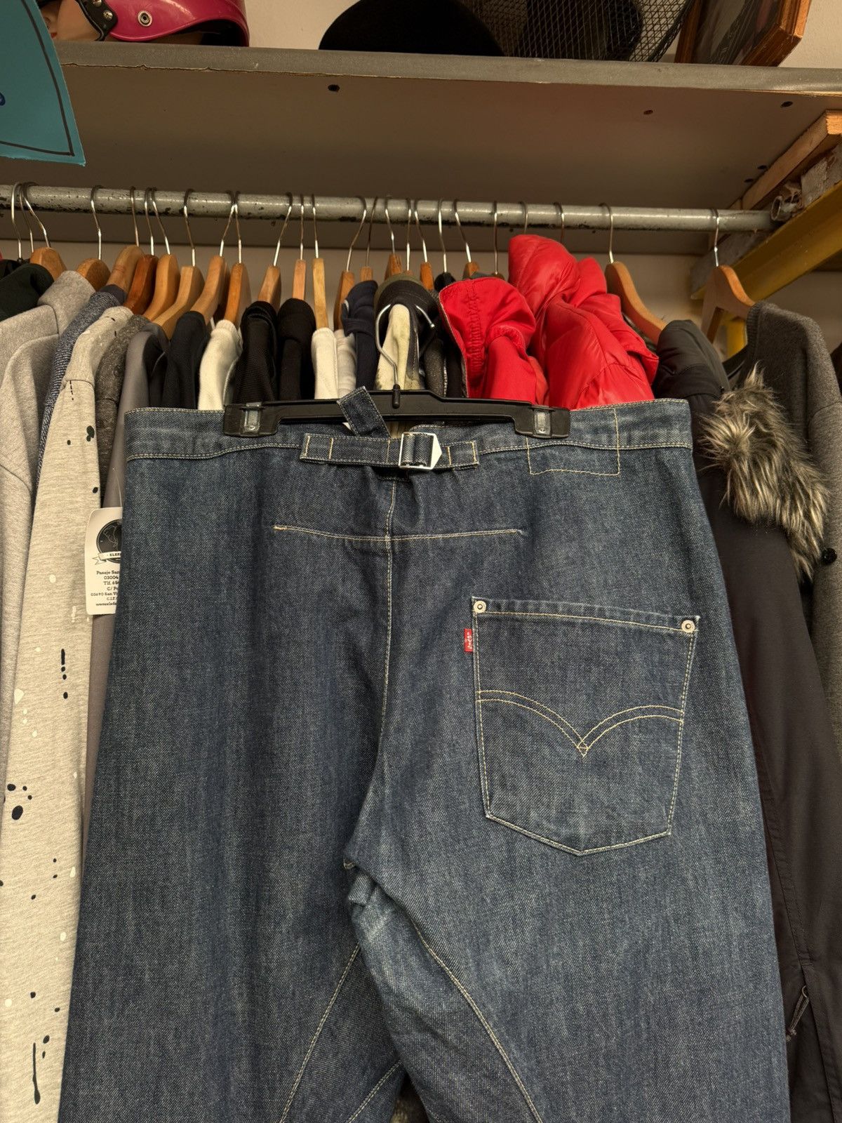 Levi's Vintage Levis Engineered Cinch Back Loose Fit Denim Jeans Size US 32 / EU 48 - 22 Thumbnail