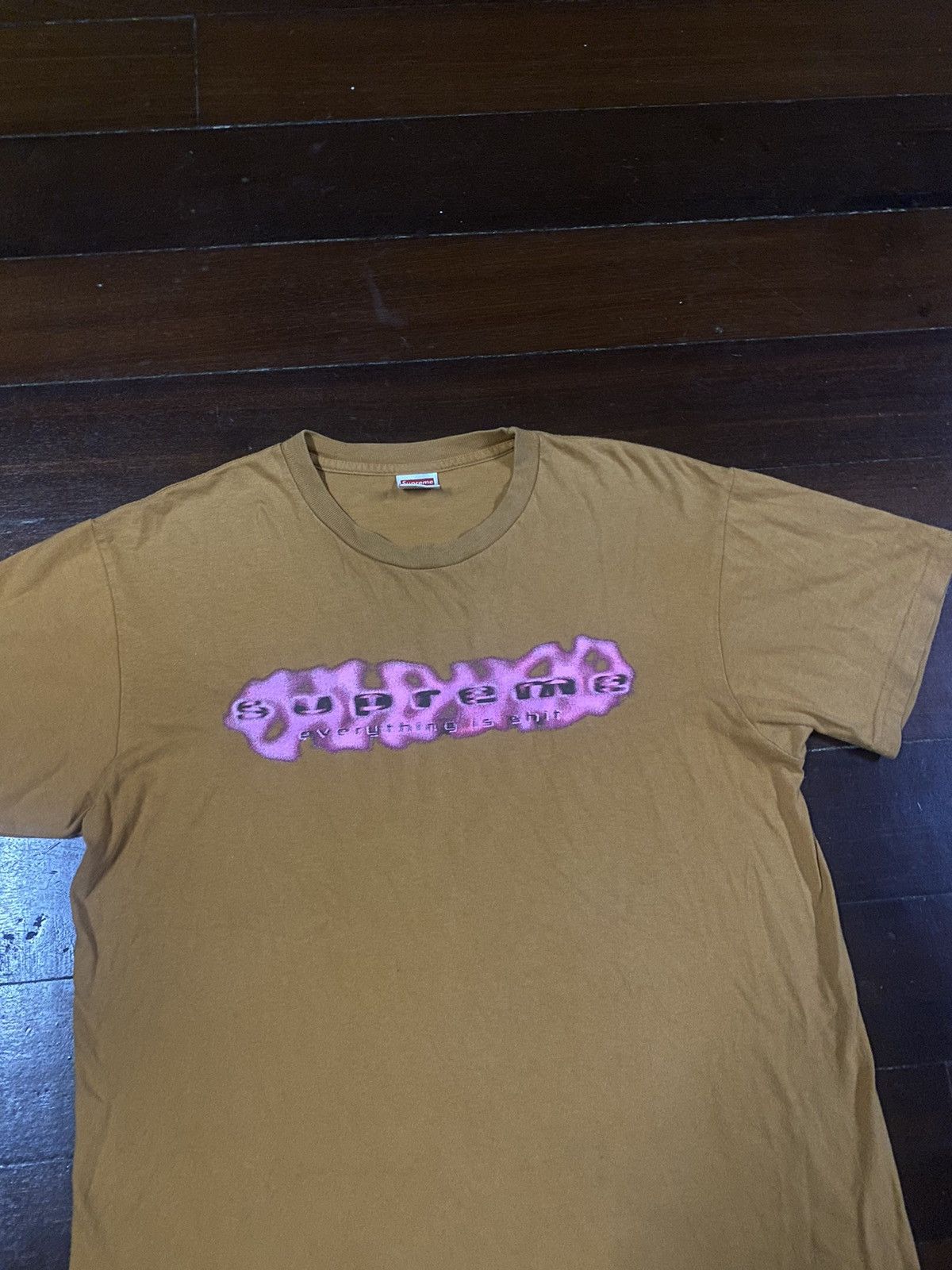 Supreme Fire 🔥 Supreme Everything is Shit Tee Size US M / EU 48-50 / 2 - 5 Thumbnail
