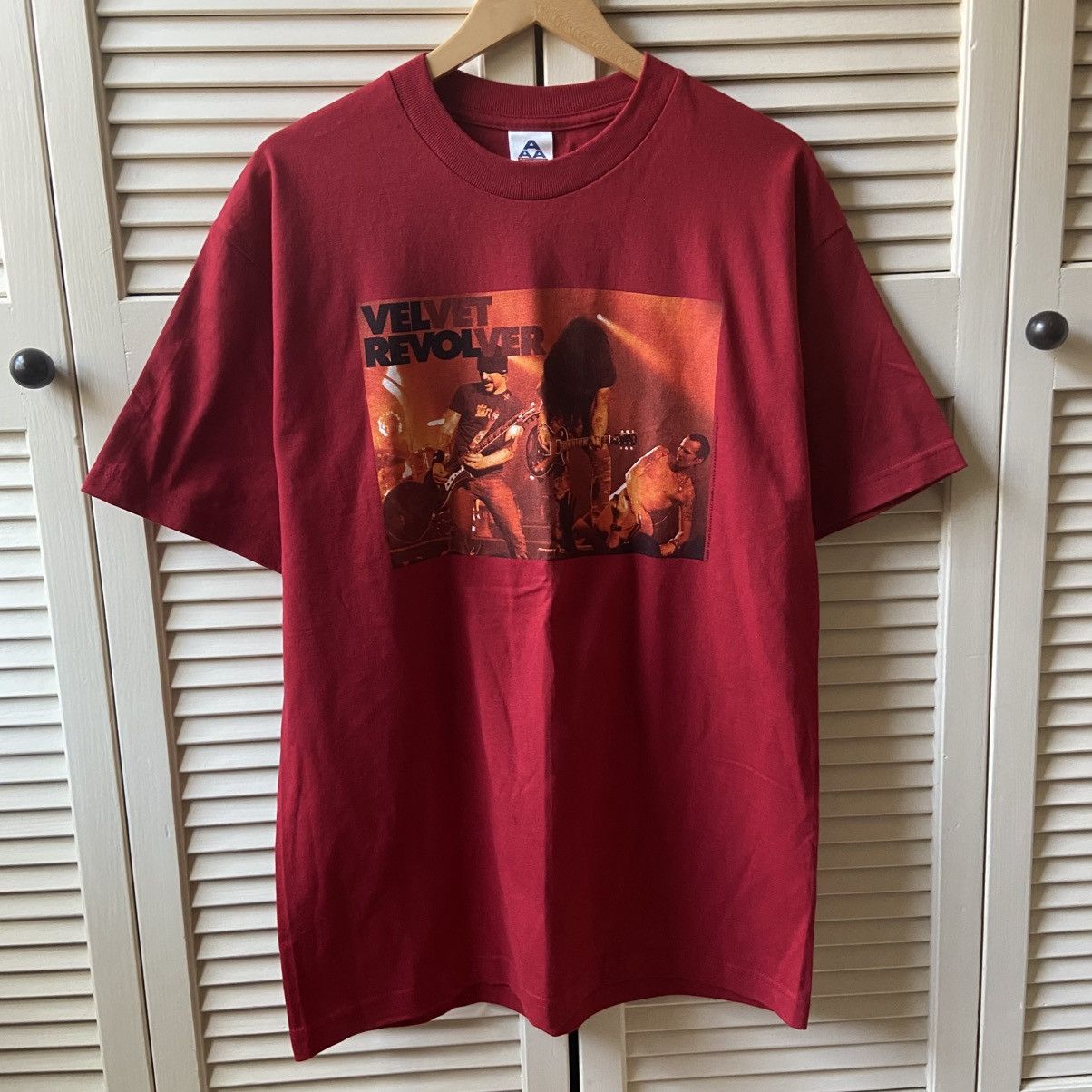Band Tees × Vintage Vintage 2005 Velvet Revolver Red Band T-Shirt Old Glory Size US L / EU 52-54 / 3 - 2 Thumbnail