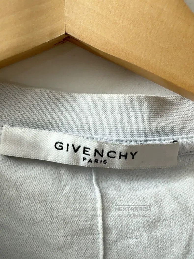Givenchy Givenchy White Hole Short Sleeve T-shirt Size US XS / EU 42 / 0 - 3 Thumbnail