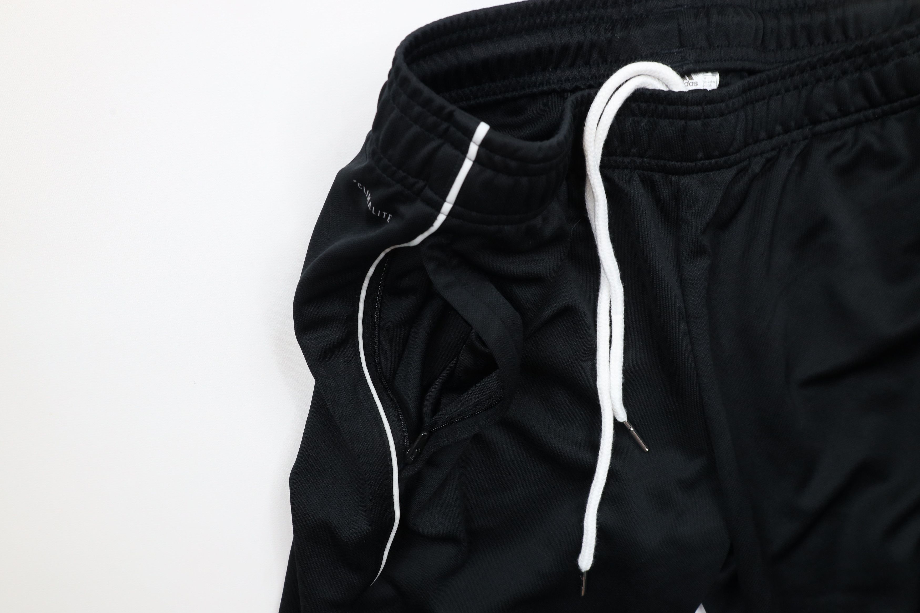 Adidas × Vintage Vintage Adidas Tapered Leg Warm Up Soccer Pants Black Size US 34 / EU 50 - 8 Thumbnail