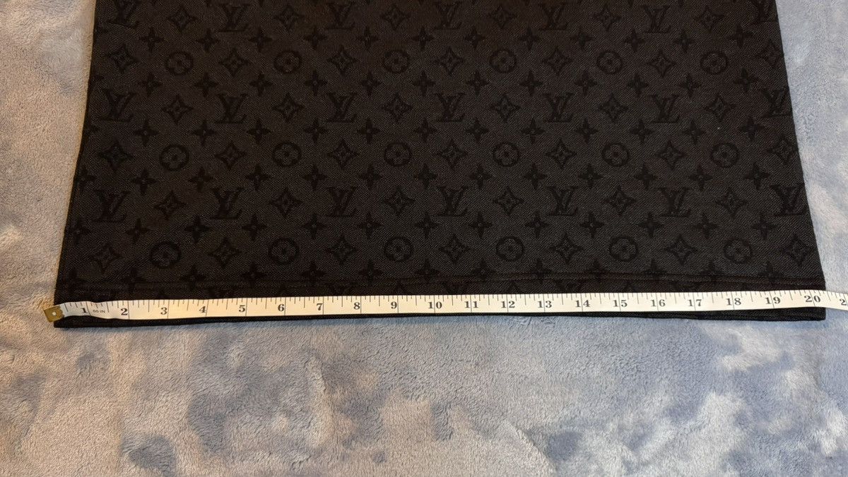 Louis Vuitton Louis Vuitton x Virgil Abloh Sporty V-Neck T-Shirt Size US S / EU 44-46 / 1 - 8 Thumbnail