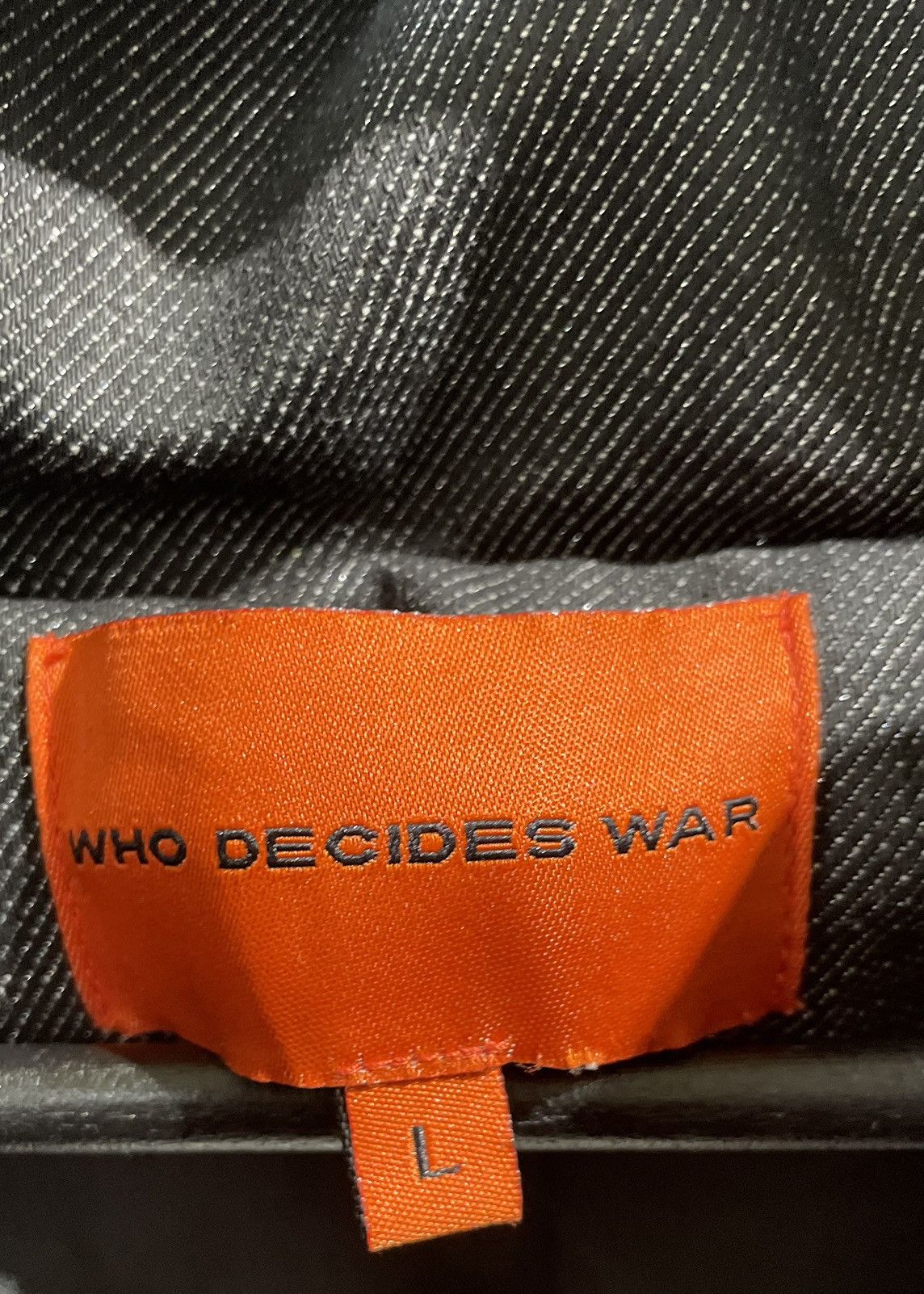 Who Decides War Who Decides War Signature Scripture Puffer Size US L / EU 52-54 / 3 - 4 Thumbnail