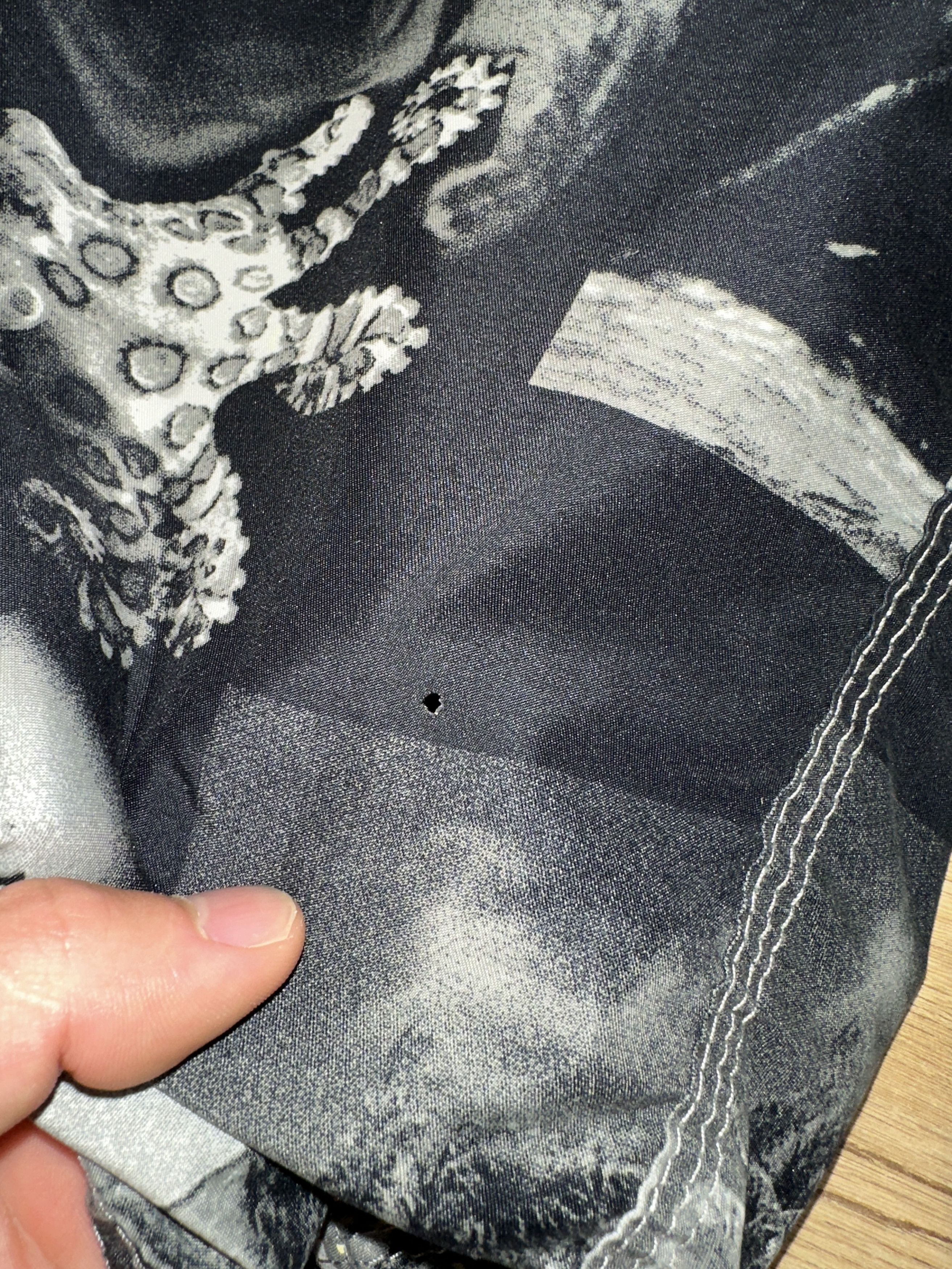 Billabong Billabong Graphic Surf Boardshorts Y2K Skull Print Size 36 Size US 36 / EU 52 - 5 Thumbnail