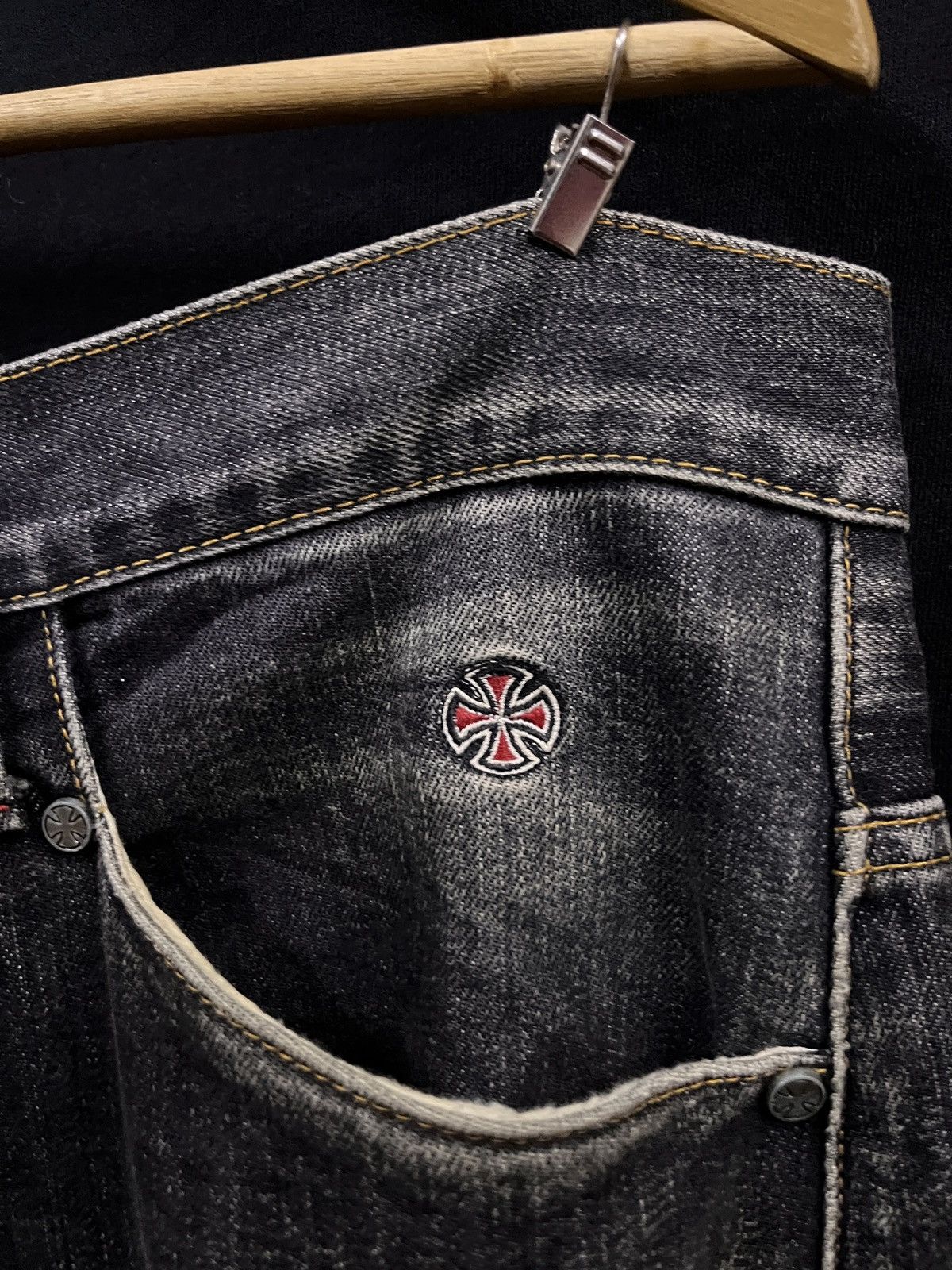 Independent Truck Co. VINTAGE BAGGY JEANS INDEPENDENT TRUCK COMPANY Size US 37 - 8 Thumbnail