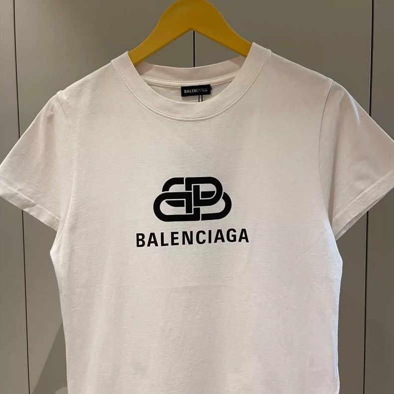 Balenciaga Balenciaga White Lock Logo Short Sleeve 2501-Nextarrow Size US M / EU 48-50 / 2 - 1 Thumbnail