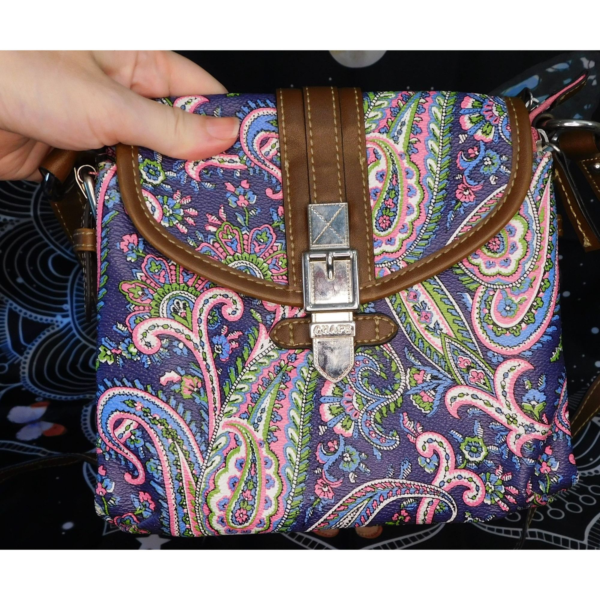 Chaps Chaps Rainbow Paisley Crossbody Bag With Brown Accents Size ONE SIZE - 5 Thumbnail