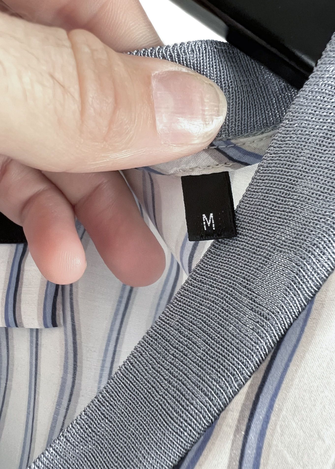 Giorgio Armani Giorgio Armani White Blue Wave Striped GA Logo Silk Top Size US M / EU 48-50 / 2 - 4 Thumbnail