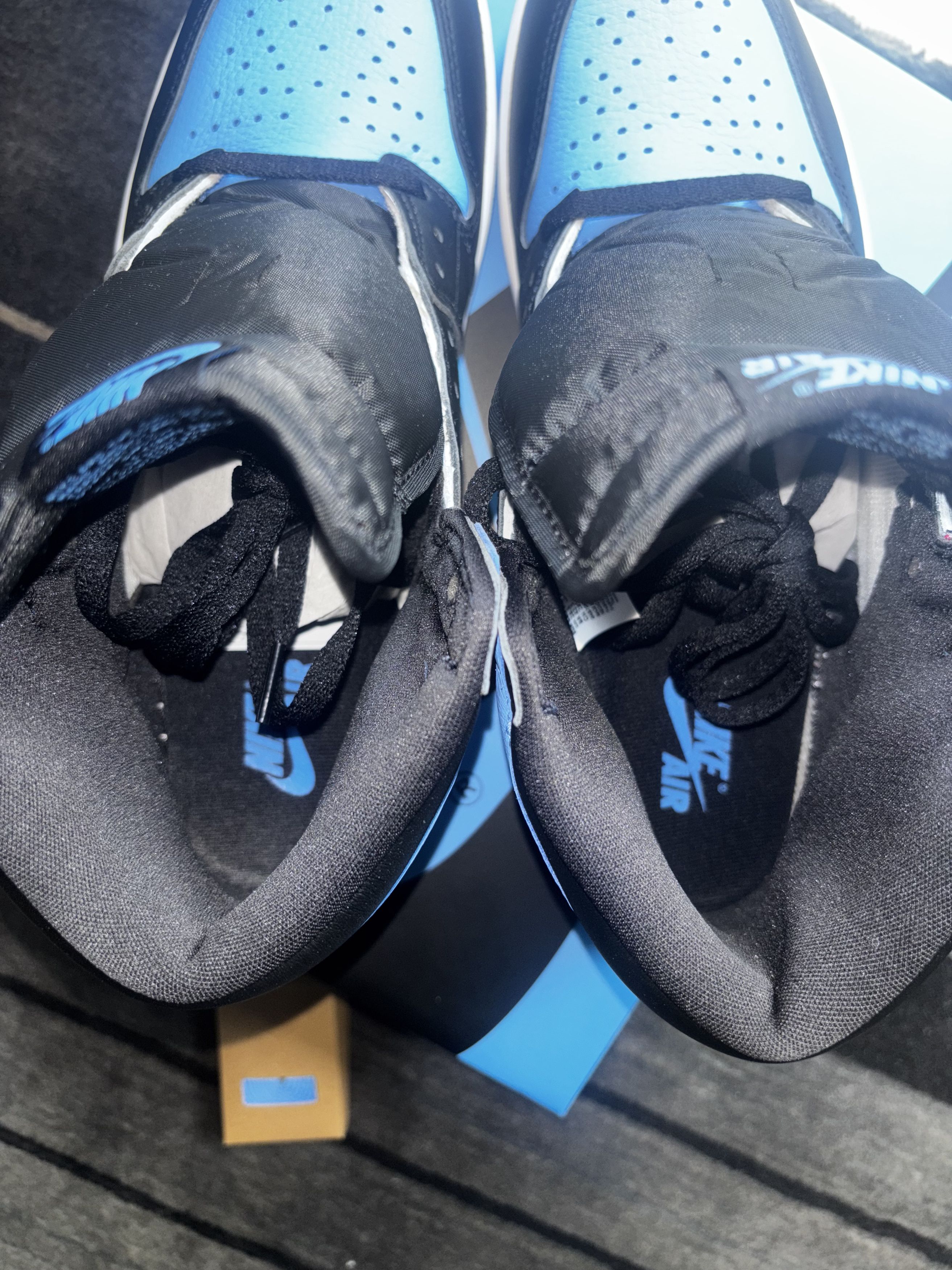 Jordan Brand Nike Air Jordan 1 Retro High UNC Toe 2023 US10.5/EU44.5 Size US 10.5 / EU 43-44 - 6 Thumbnail