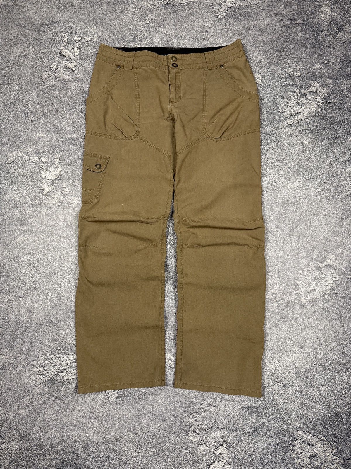 Arc'teryx Arcteryx cargo pants sz 10 Size 32" / US 10 / IT 46 - 1 Thumbnail