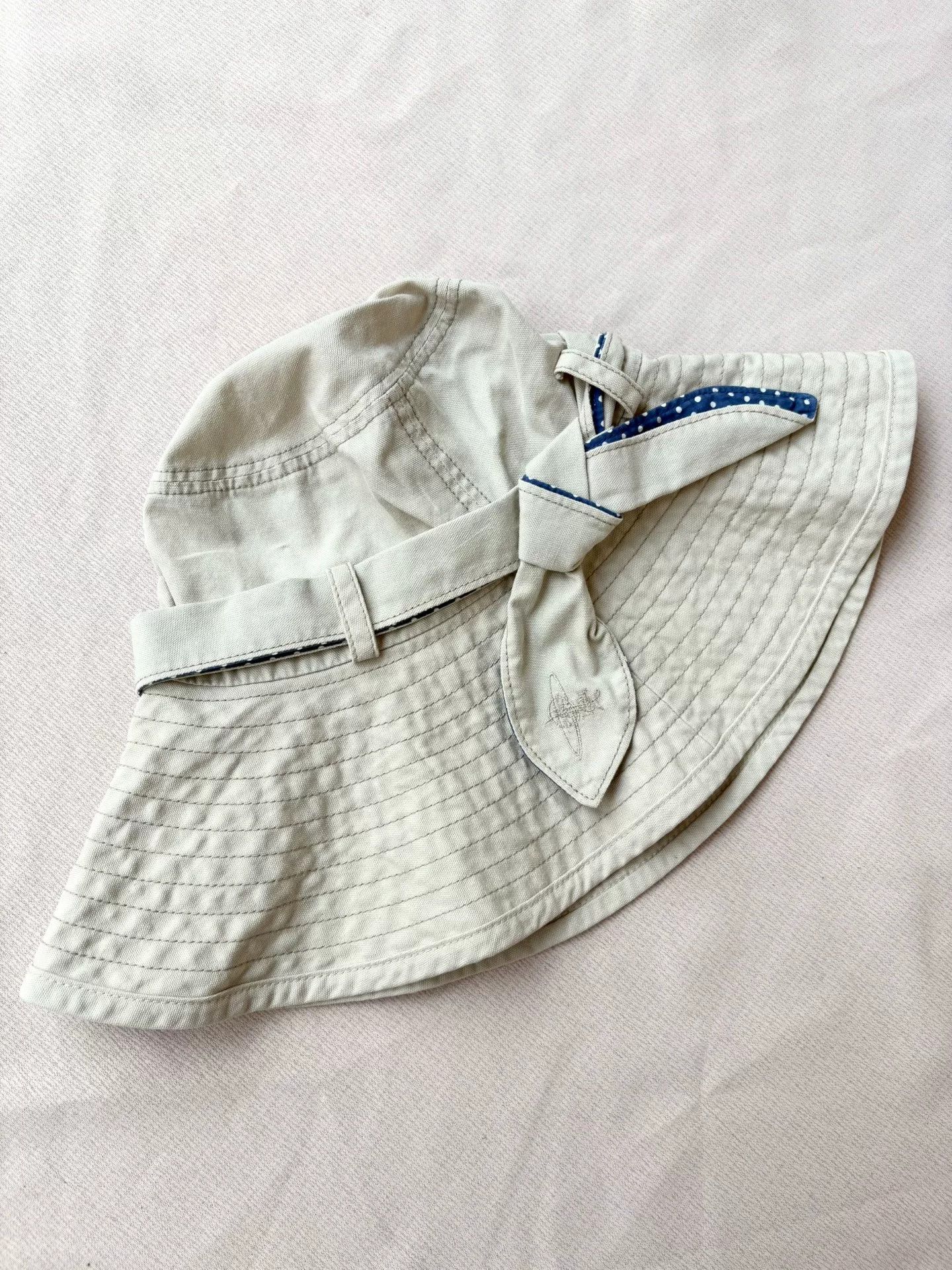 Vivienne Westwood Vivienne Westwood Bow Embroidered Fisherman Hat Size ONE SIZE - 1 Thumbnail