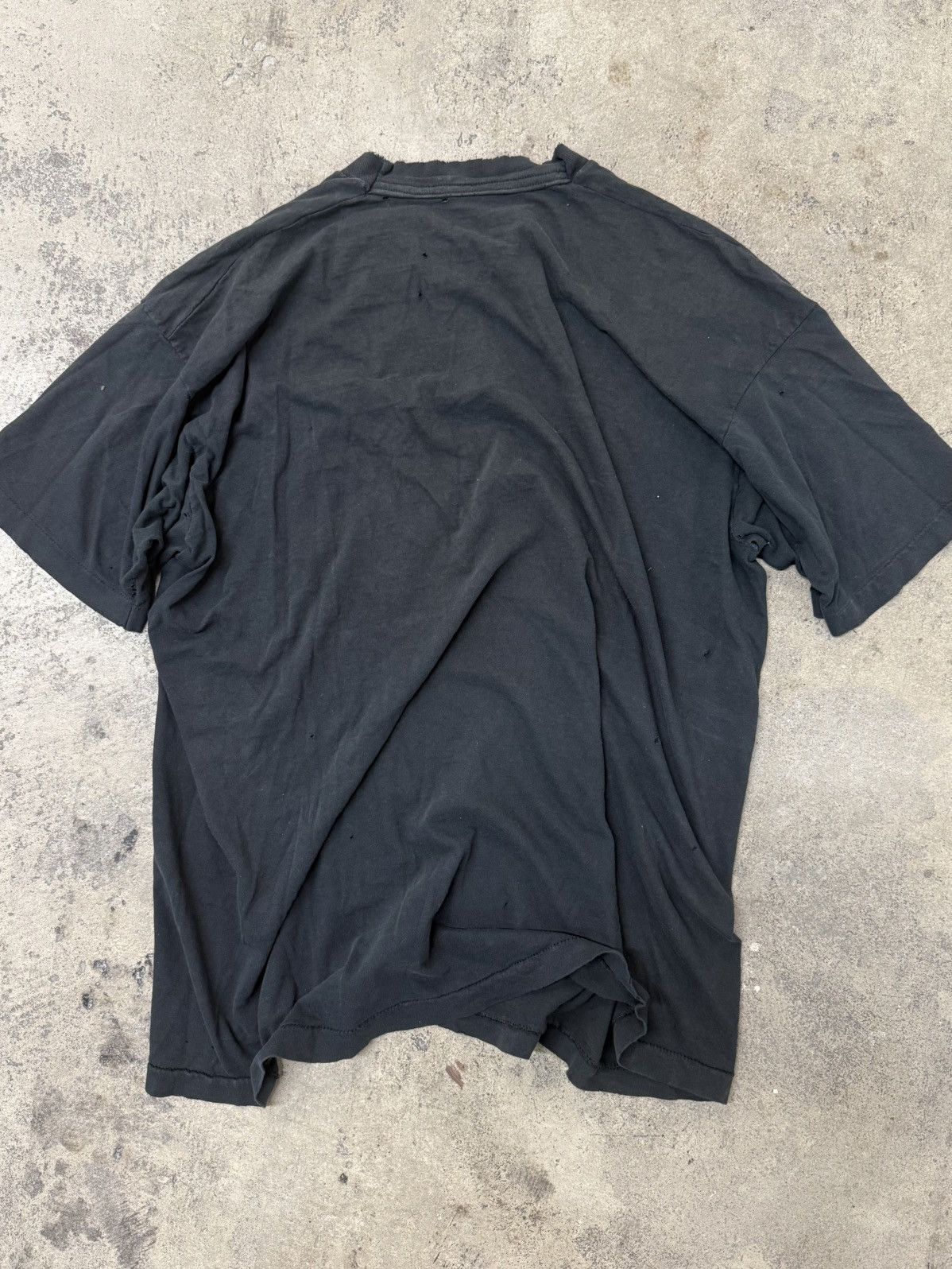 Vintage Vintage Trashed 90’s Black Blank Pocket tee Size US L / EU 52-54 / 3 - 2 Thumbnail