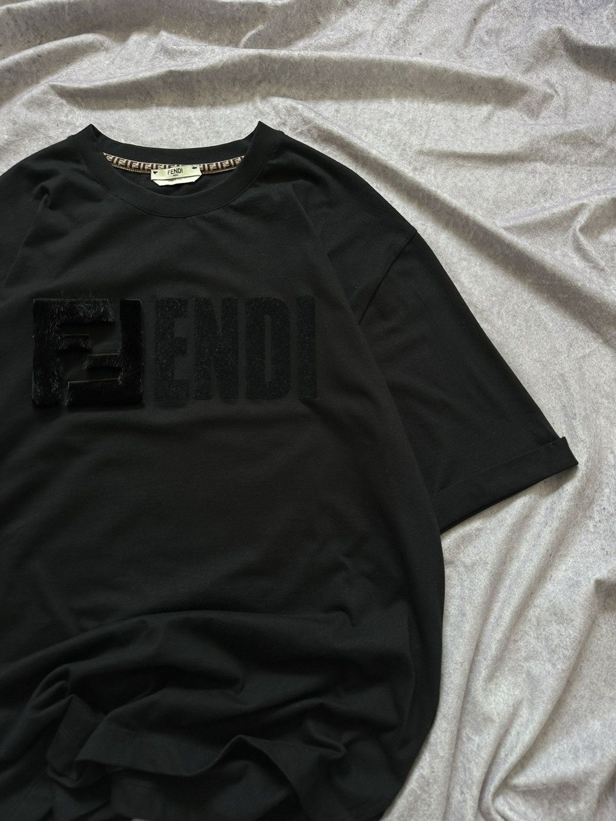 Fendi Fendi Fur Logo Black Mens T-Shirt Tee Size M Size US M / EU 48-50 / 2 - 5 Thumbnail