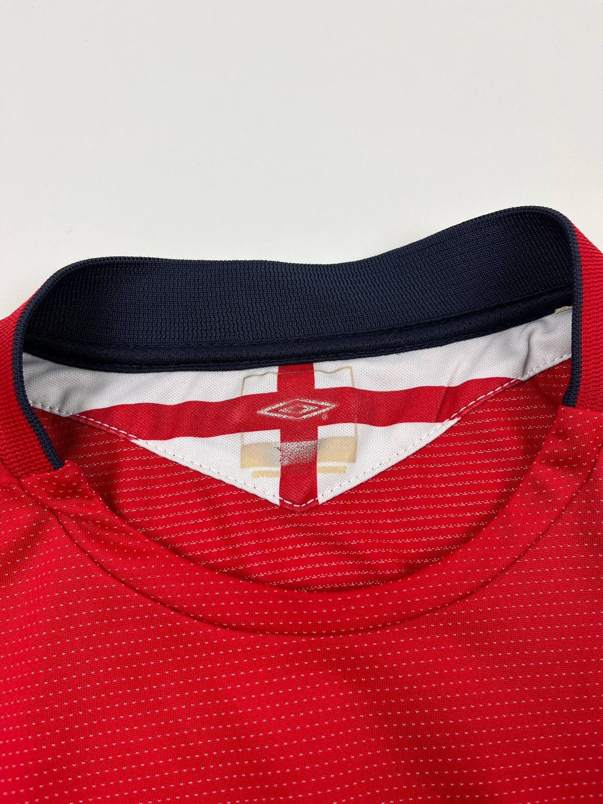 Umbro Vintage Umbro England 2004 2006 Away Football Jersey Red Size US XXL / EU 58 / 5 - 6 Thumbnail