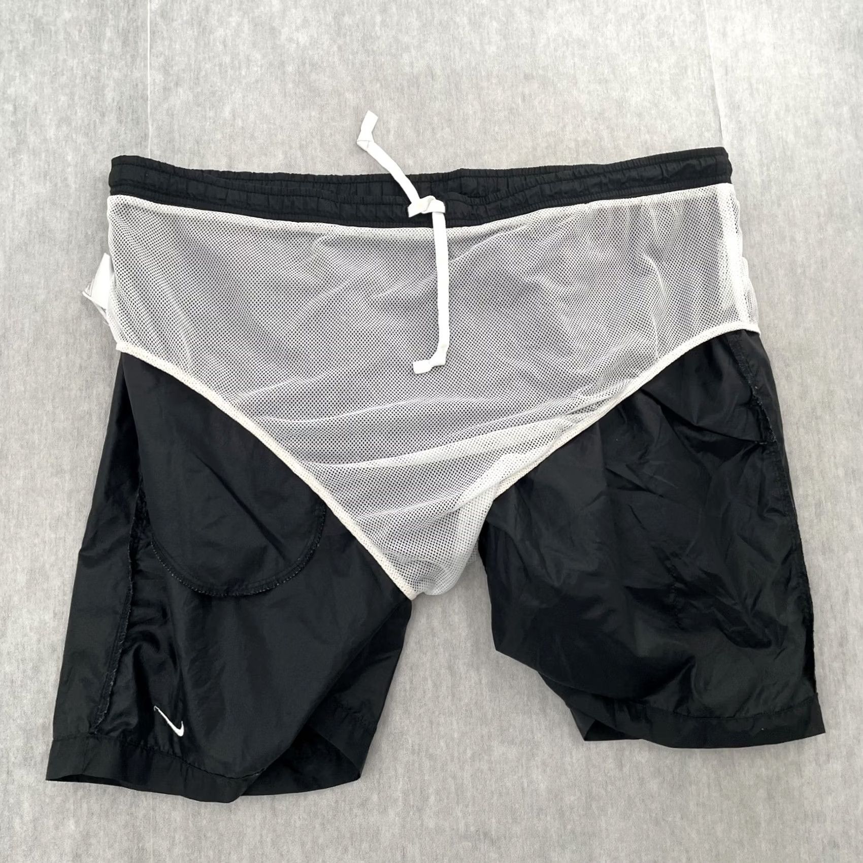 Nike VINTAGE Nike Shorts Adult 2XL Black Lined Swim Trunks Mens XXL 90s Swoosh Spell Out Size US 39 - 5 Thumbnail