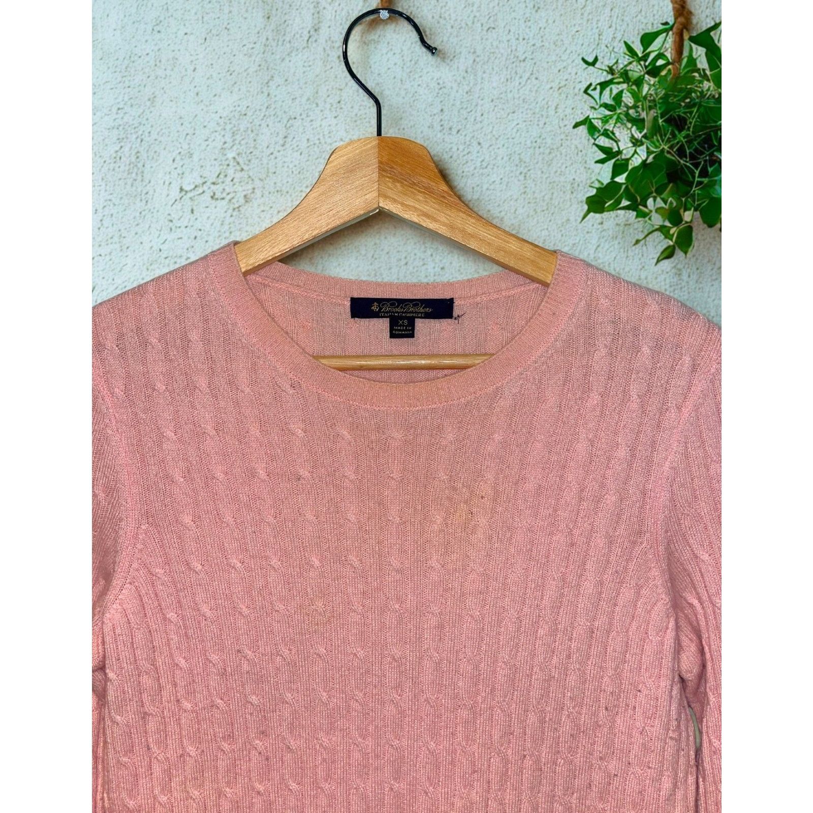 Brooks Brothers Brooks Brothers Pink Italian Cashmere Cable Knit Sweater XS Size XS / US 0-2 / IT 36-38 - 2 Thumbnail