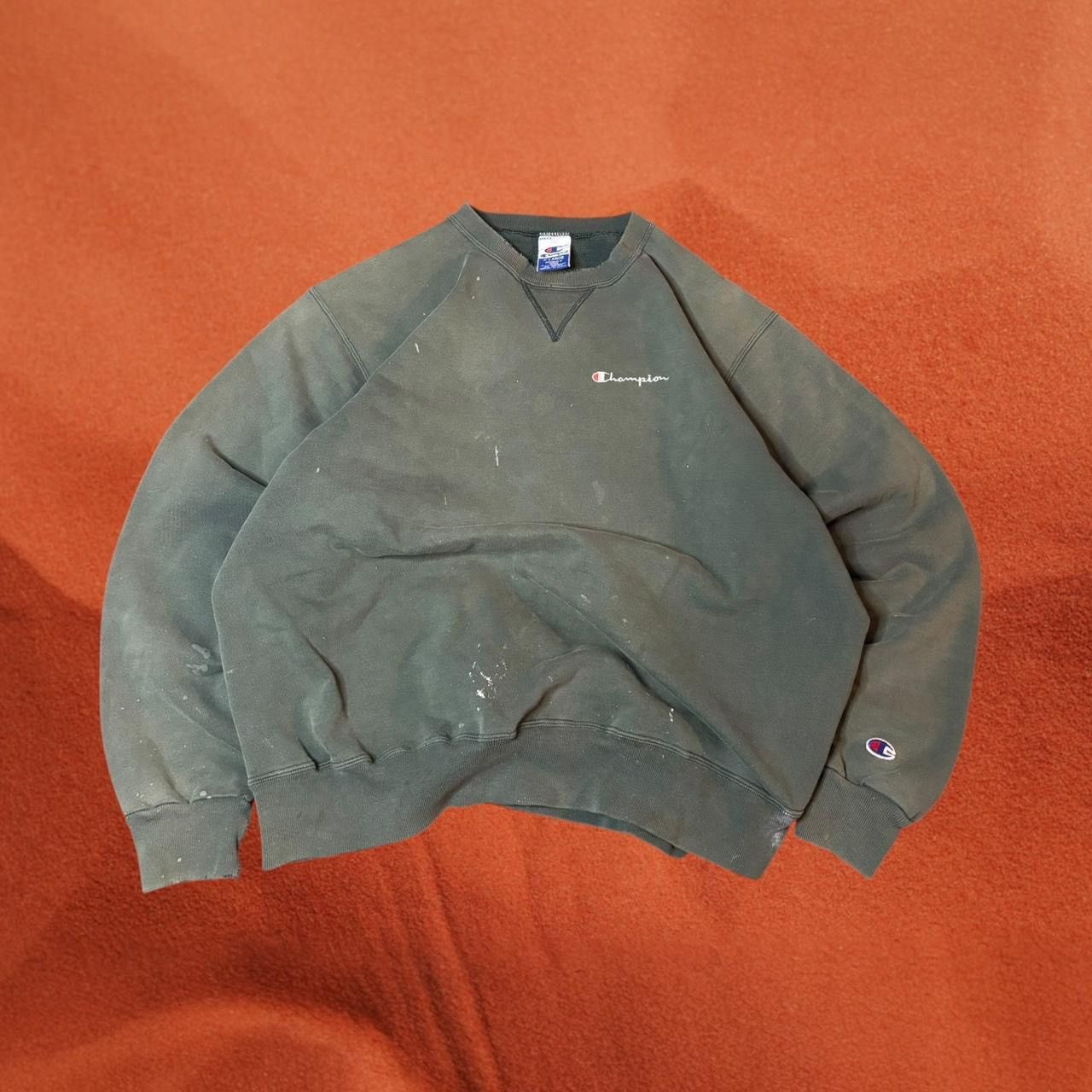 Champion Vintage Faded Champion Paint Splattered Swester Size US XL / EU 56 / 4 - 1 Thumbnail