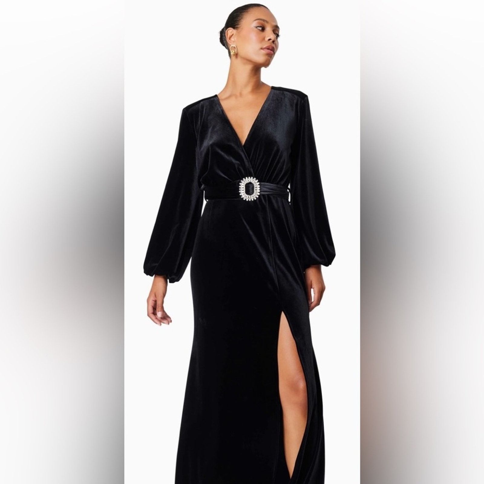 ELLIATT NWT Elliatt Velvet MaxiDress size S (belt w small call out) Size S / US 4 / IT 40 - 5 Thumbnail