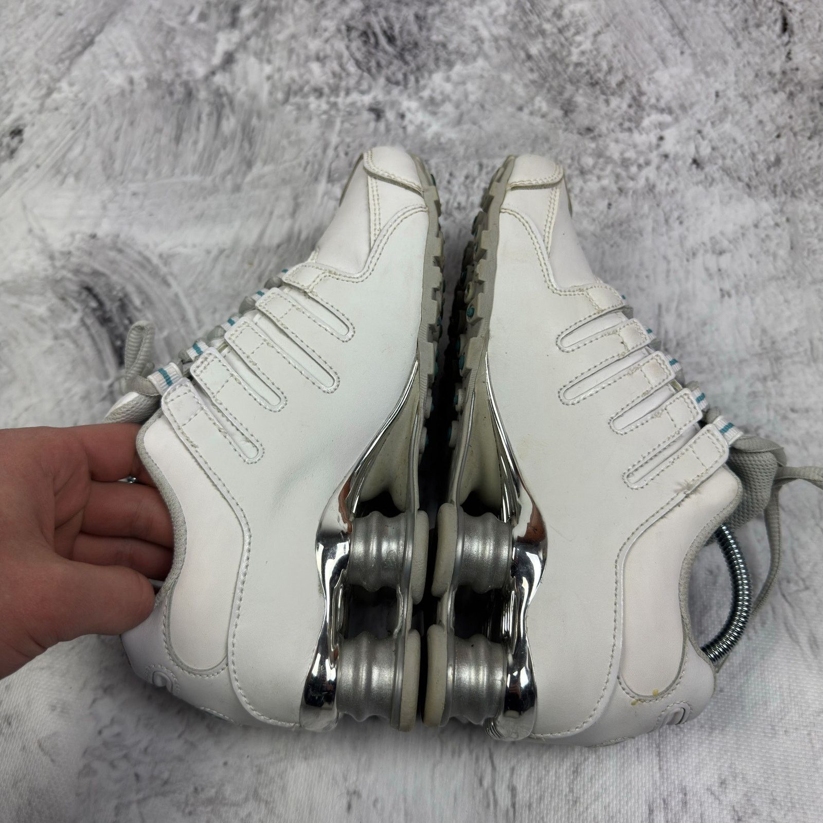 Nike Nike Shox 325200-107 Womens White Leather Sneakers Shoes 5.5 Size US 5.5 / IT 35.5 - 5 Thumbnail