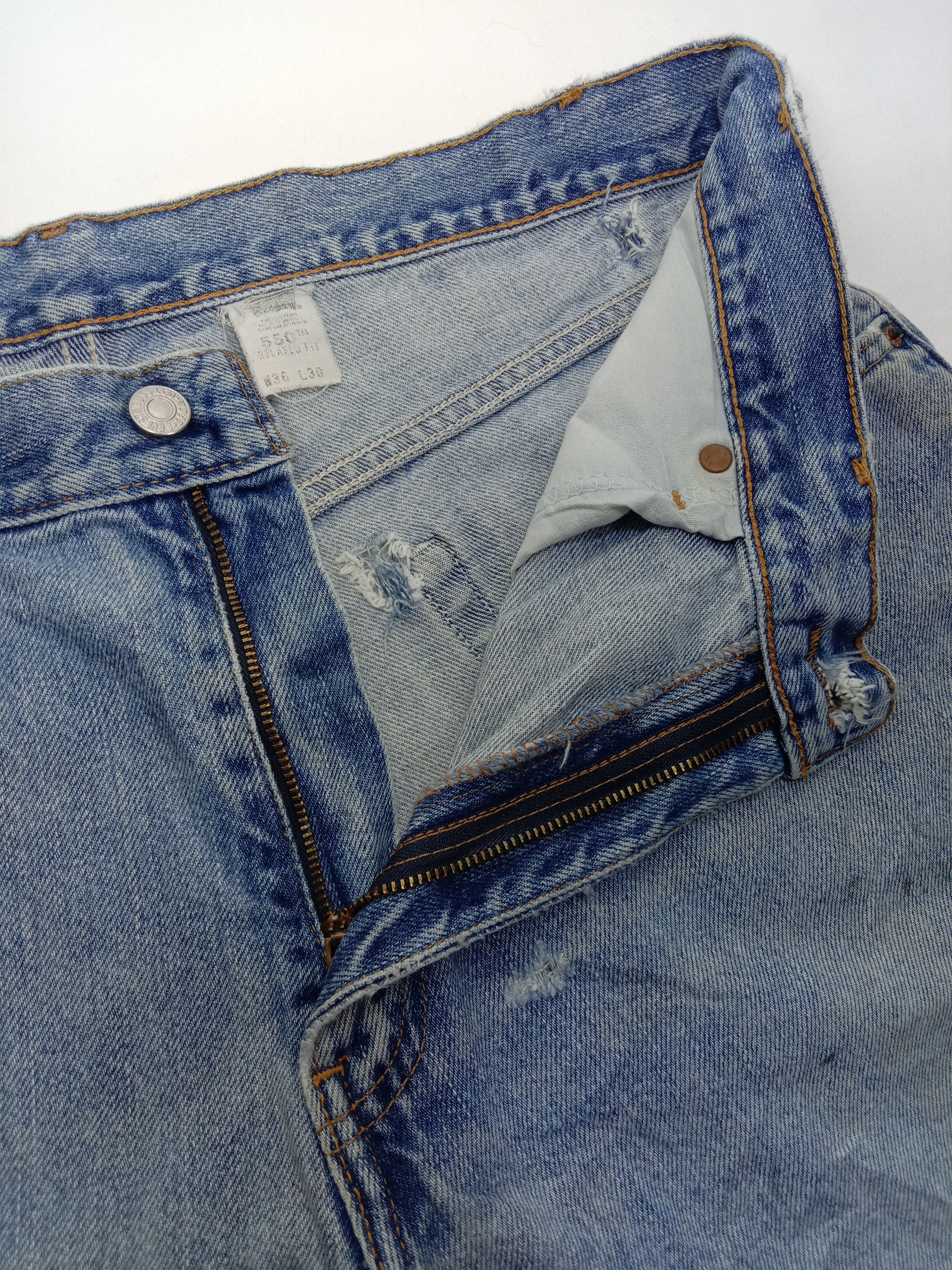 Levi's Vintage Levi's 550 Jeans Faded Blue Relaxed Fit Denim Size US 35 - 9 Thumbnail