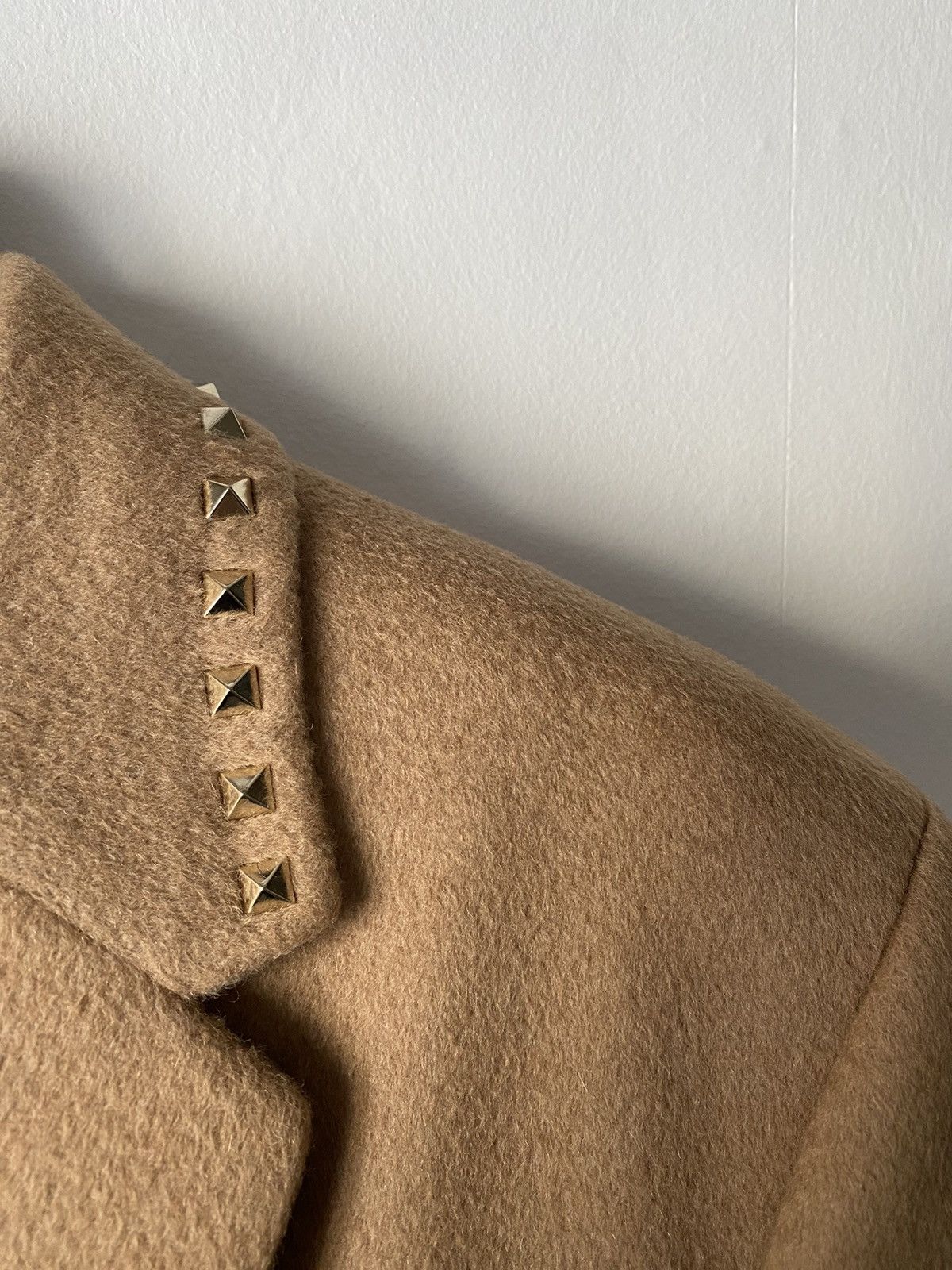 Valentino Valentino Rock Stud Camel Coat size 48 Size US M / EU 48-50 / 2 - 3 Thumbnail