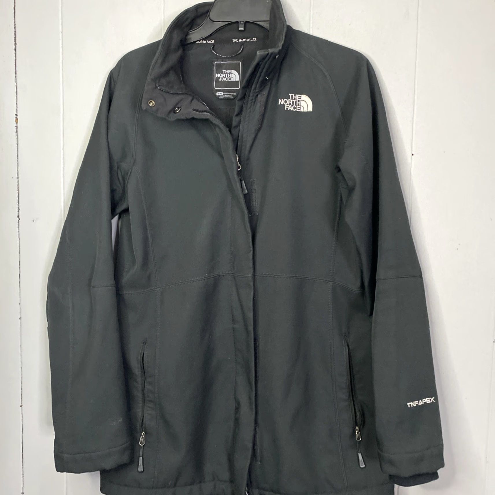 The North Face The North Face Jacket M Black Fleece Lined Softshell Outdoors Hiking Apex Camping Zip Pockets Logo Windbreaker Womens Size M / US 6-8 / IT 42-44 - 2 Thumbnail