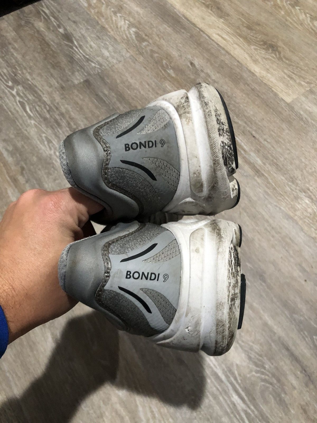 Hoka Hoka One One Bondi 9 Shoes Mens Size 10.5 2E Wide Gray Size US 10.5 / EU 43-44 - 5 Thumbnail