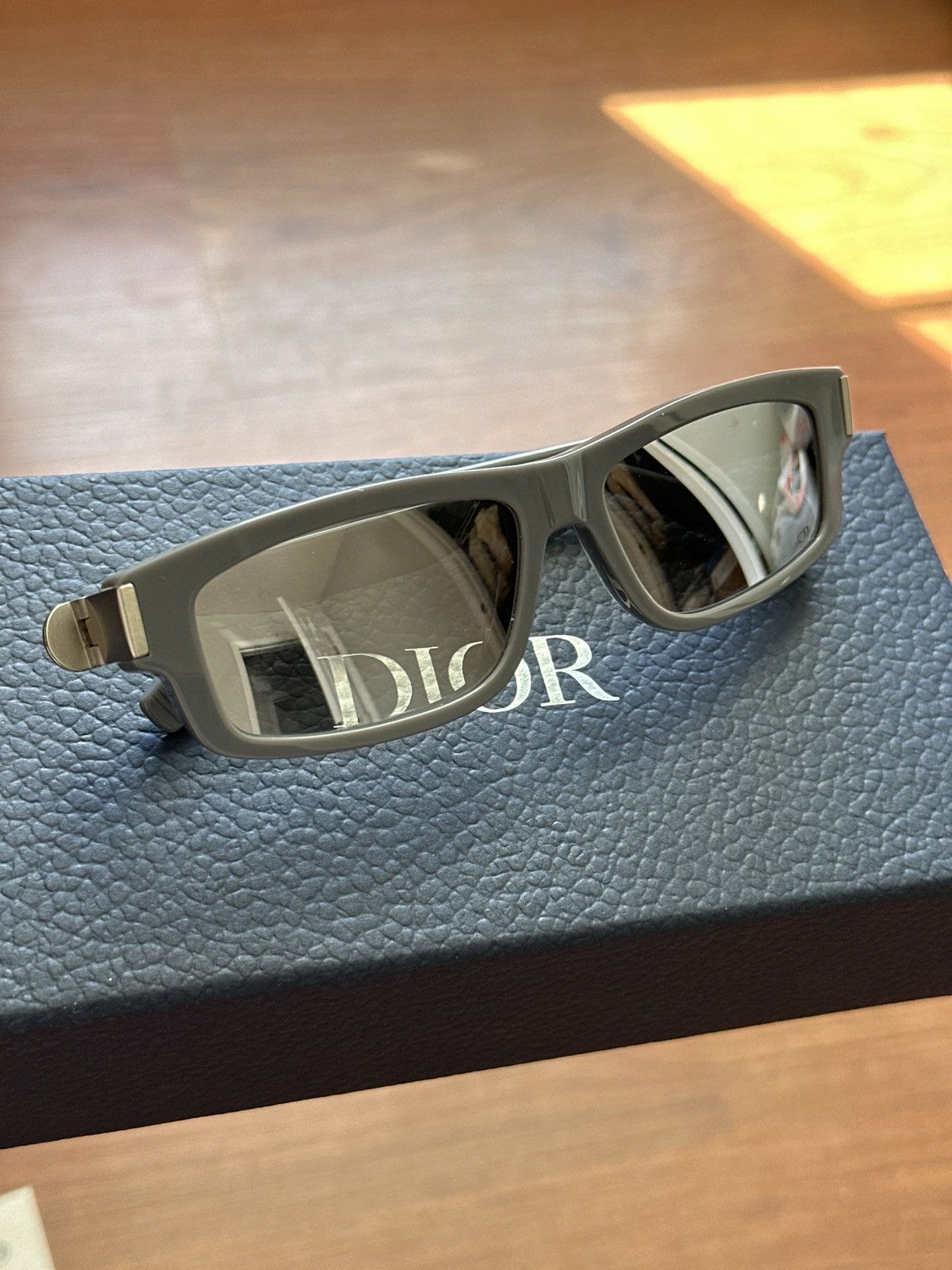 Dior Dior Icon Grey Sunglasses Size ONE SIZE - 6 Thumbnail