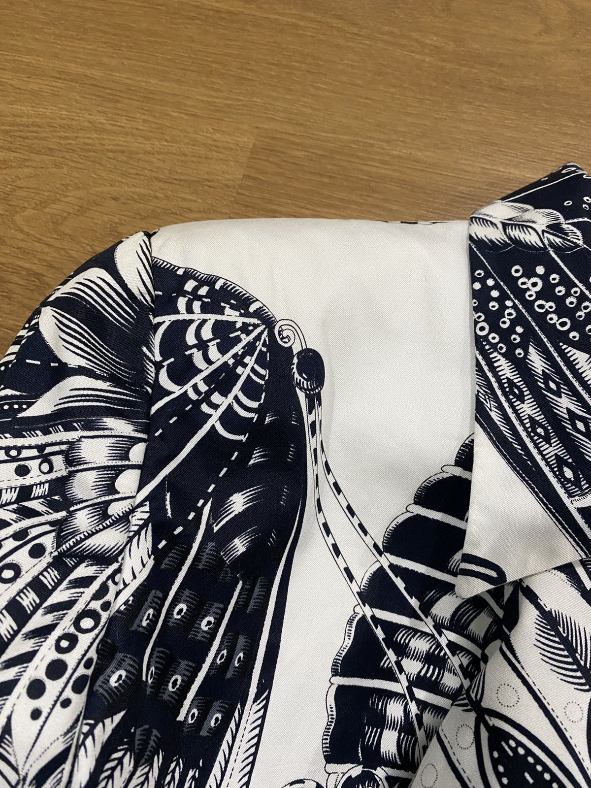 Salvatore Ferragamo Salvatore Ferragamo Monocrome Printed Rayon Cropped Jacket Size M / US 6-8 / IT 42-44 - 5 Thumbnail