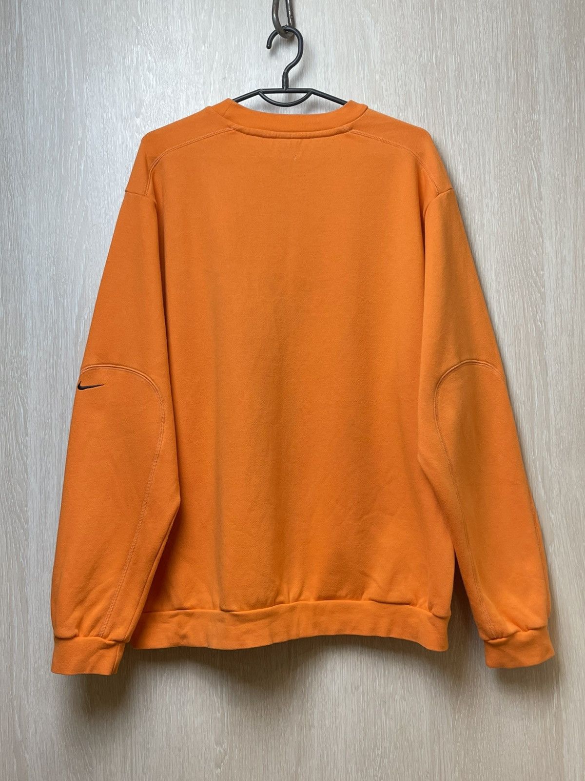 Nike Rare Vintage Nike Logo Sweatshirt Boxy Size US L / EU 52-54 / 3 - 7 Thumbnail