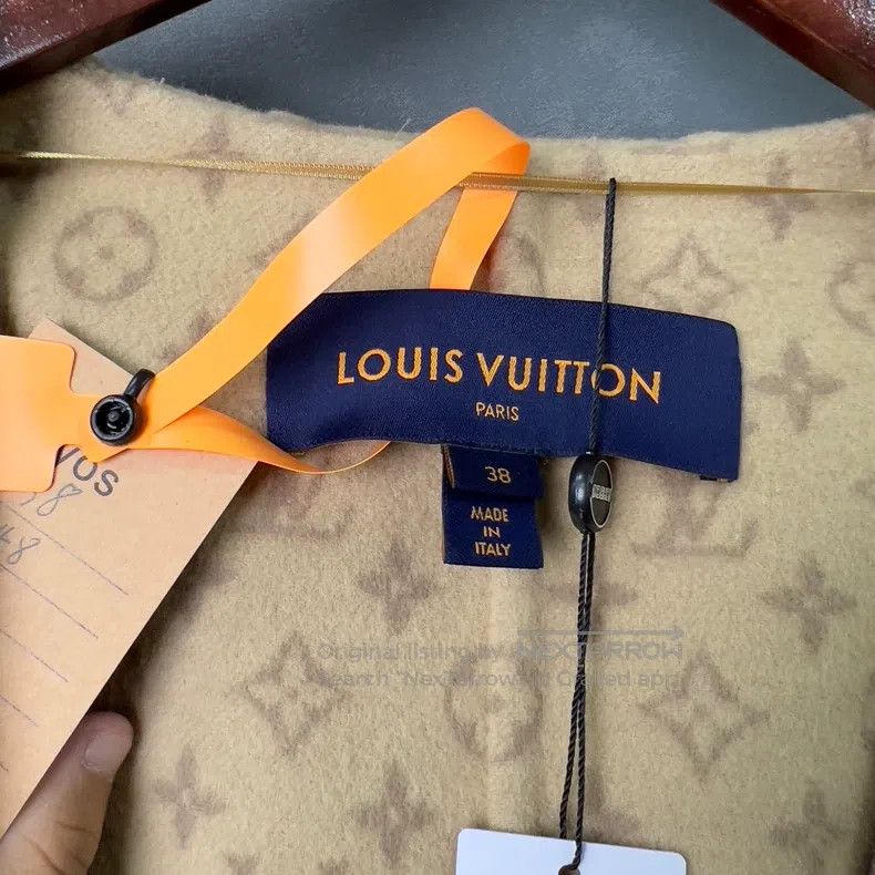 Louis Vuitton Louis Vuitton Caramel double-breasted with logo inside coa Size XS / US 0-2 / IT 36-38 - 6 Thumbnail