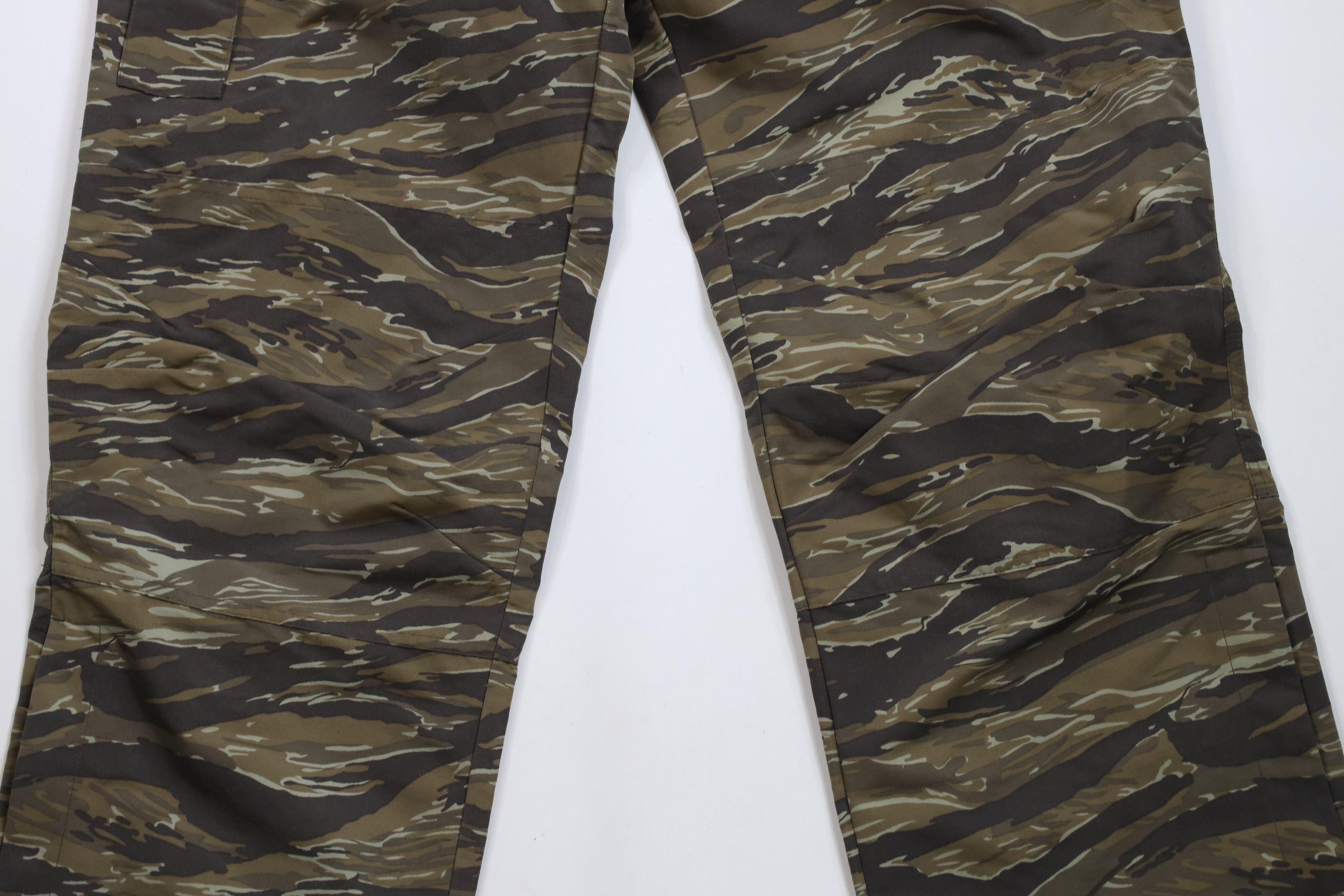 Guess × Vintage Vintage Y2K 2000 Guess Lined Wide Leg Camouflage Pants Nylon Size US 38 / EU 54 - 3 Thumbnail