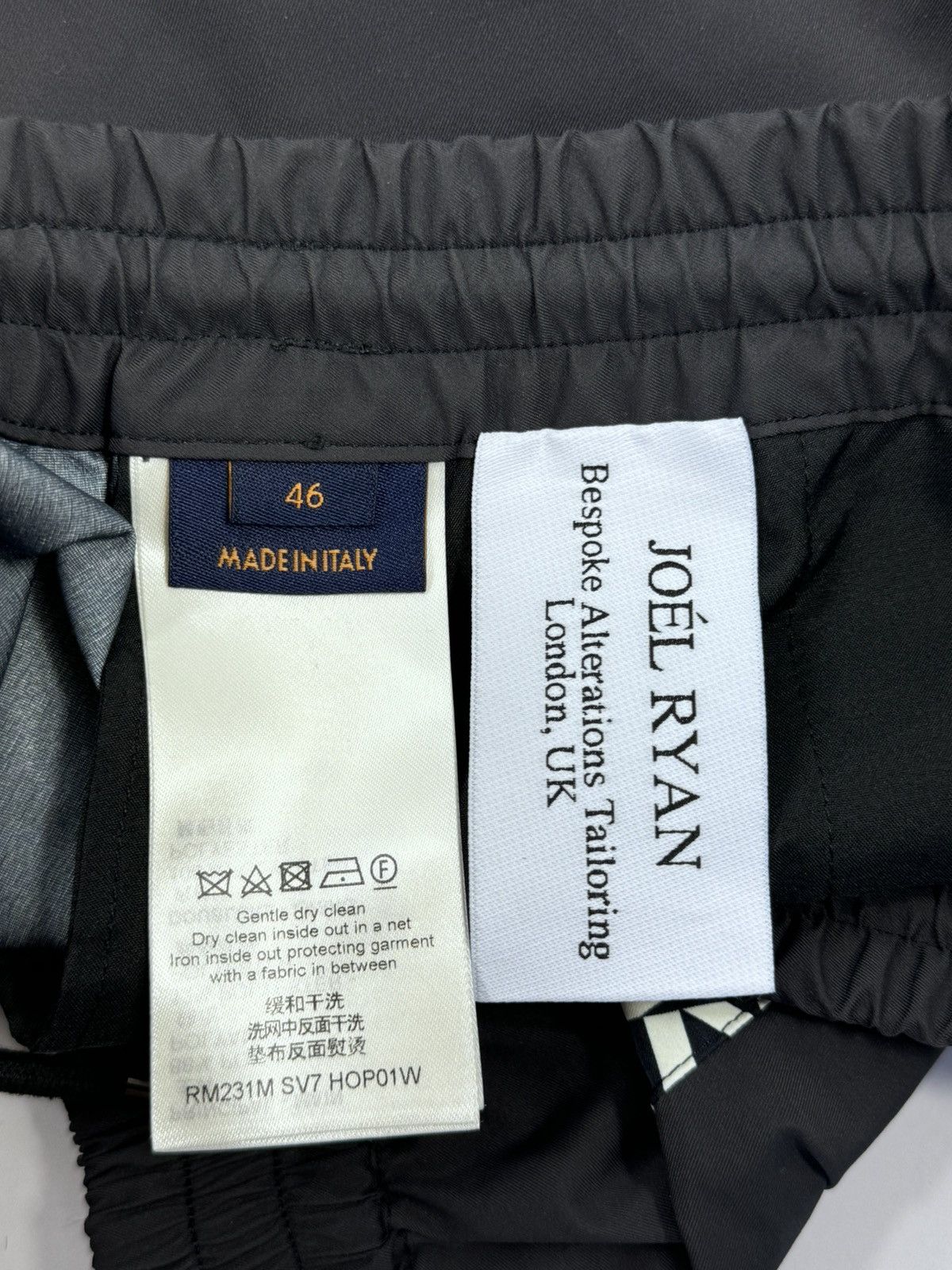 Louis Vuitton LOGO DETAILED TRACK BOTTOMS Size US 34 / EU 50 - 8 Thumbnail