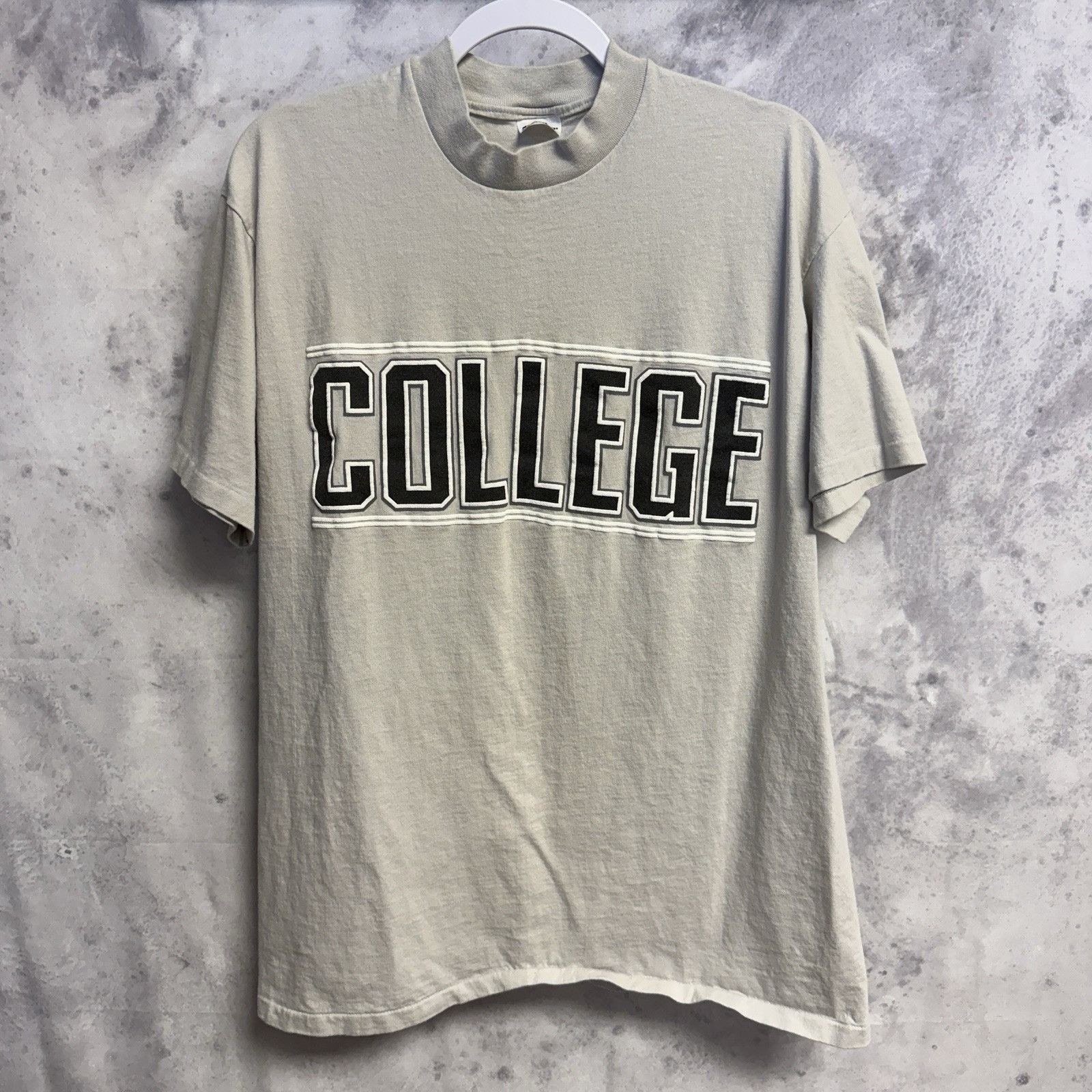Vintage Vintage 90s College T Shirt Mens XL Short Sleeve Size US XL / EU 56 / 4 - 2 Thumbnail