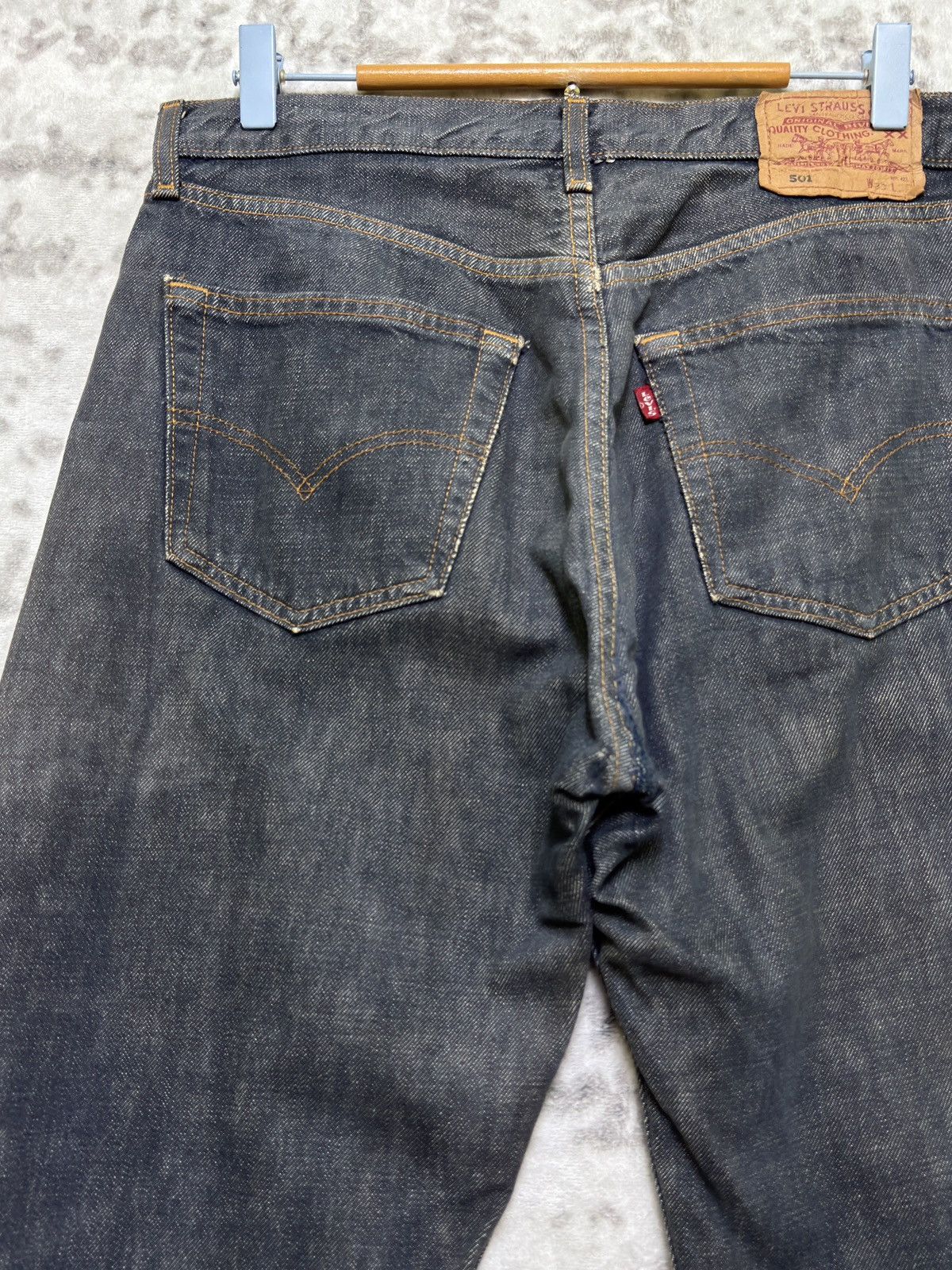 Levi's Vintage Levi's 501 Distressed classic straight-leg cut Size US 31 - 11 Thumbnail