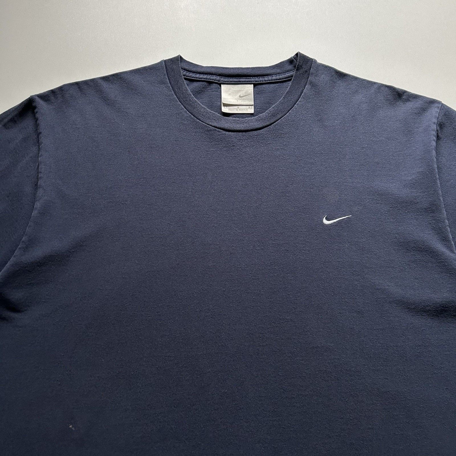 Nike × Vintage Vintage Nike T Shirt Large Y2K Swoosh Navy Blue Faded Basic Size US L / EU 52-54 / 3 - 2 Thumbnail