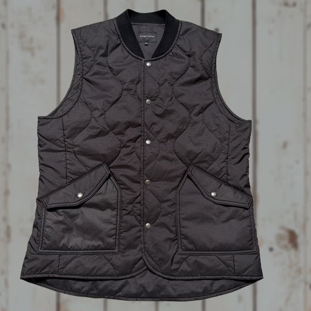 Vintage Wings & Horns Vest M Black Quilted Insulated Puffer Military Style Made Canada Size US M / EU 48-50 / 2 - 1 Thumbnail