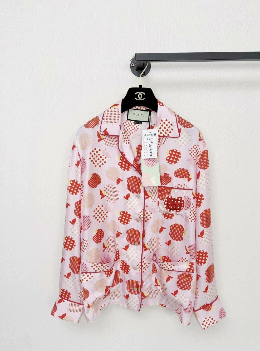 Gucci Gucci brand new authentic silk suit with tags Size M / US 6-8 / IT 42-44 - 2 Thumbnail