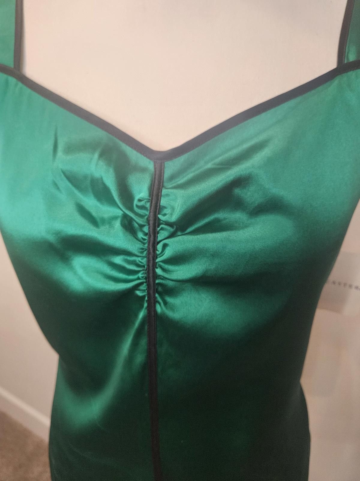Designer Nwt Doncaster Elegant Green Silk Camisole with Black Trim Size S / US 4 / IT 40 - 4 Thumbnail