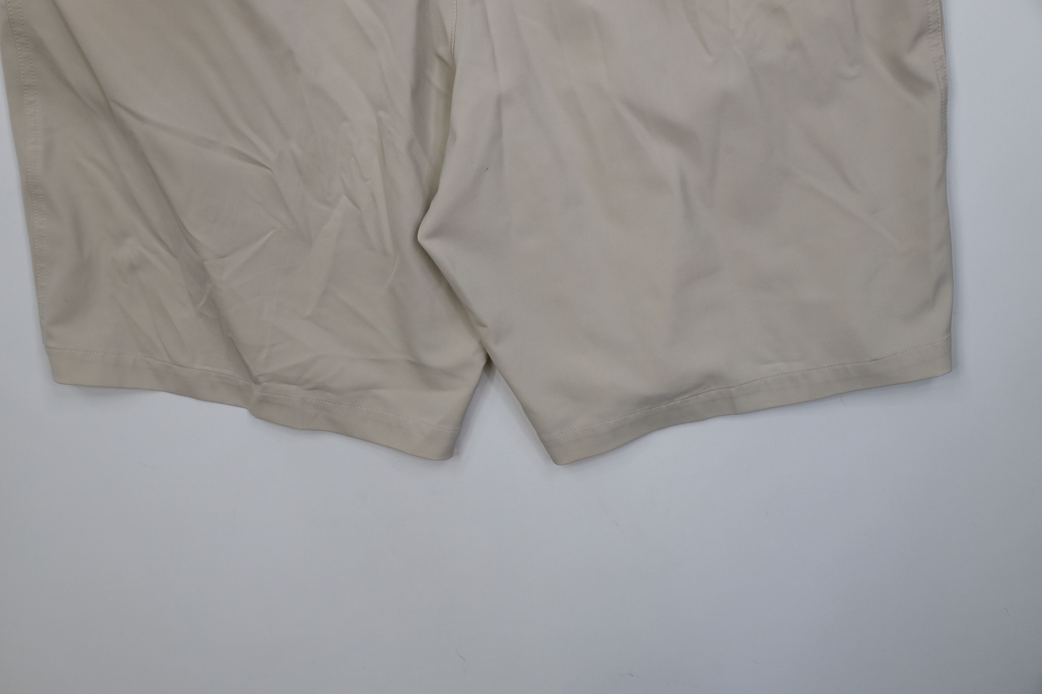 Nike Vintage Y2K Nike Golf Mini Swoosh Tech Chino Shorts Stone Size US 38 / EU 54 - 12 Thumbnail