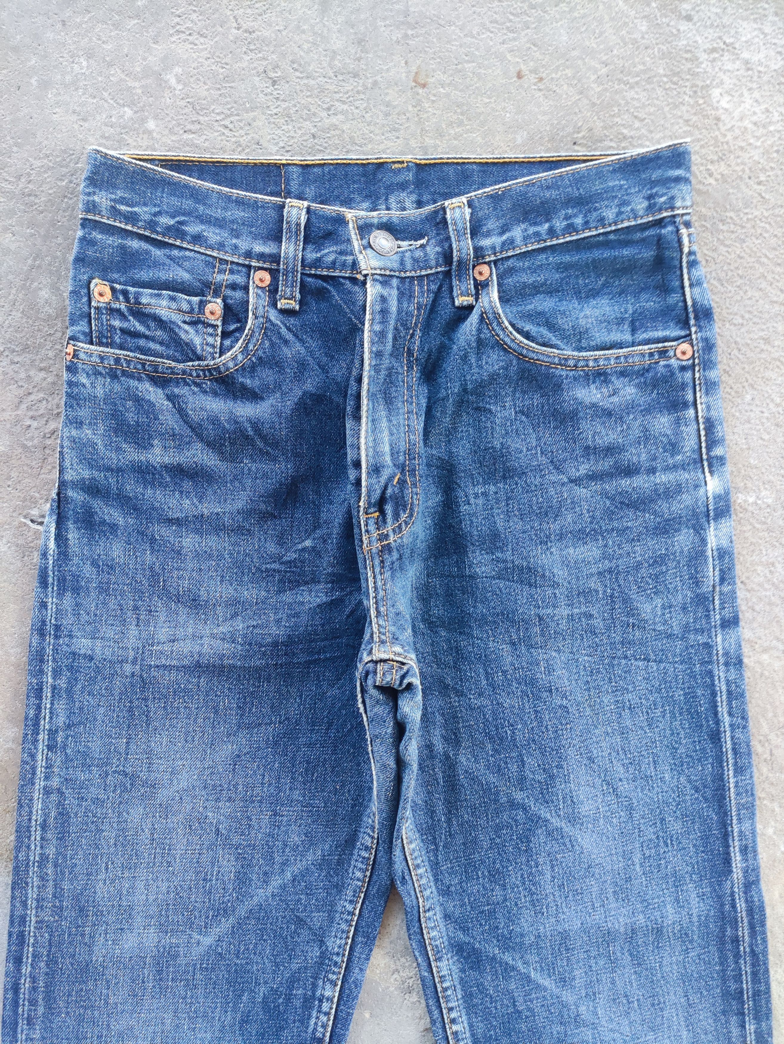 Jean × Levi's × Vintage Vintage Levi's 552 Distressed Jeans Faded Denim Pants W28 Size US 28 / EU 44 - 3 Thumbnail